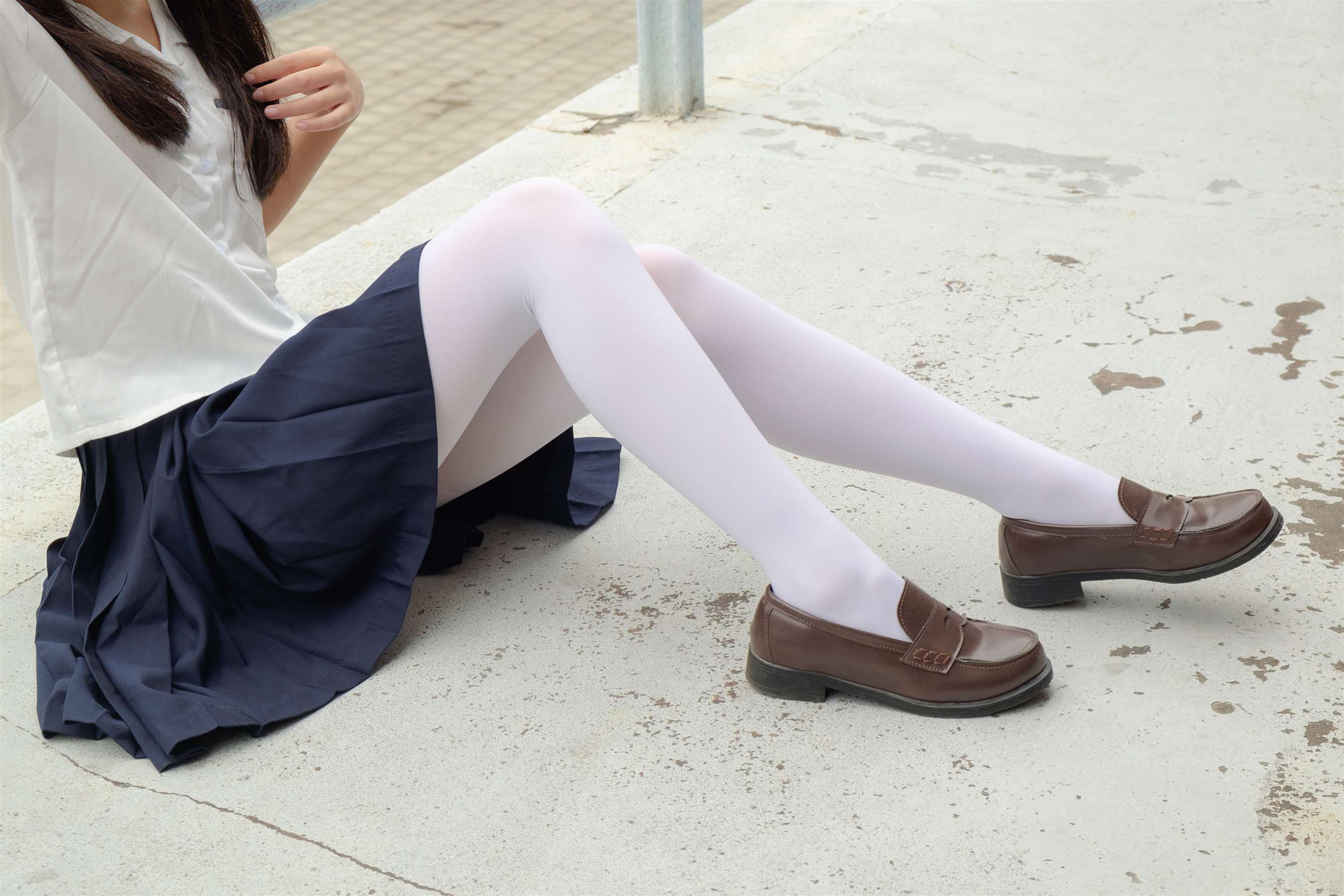 《学院风の白丝脚丫》作品图