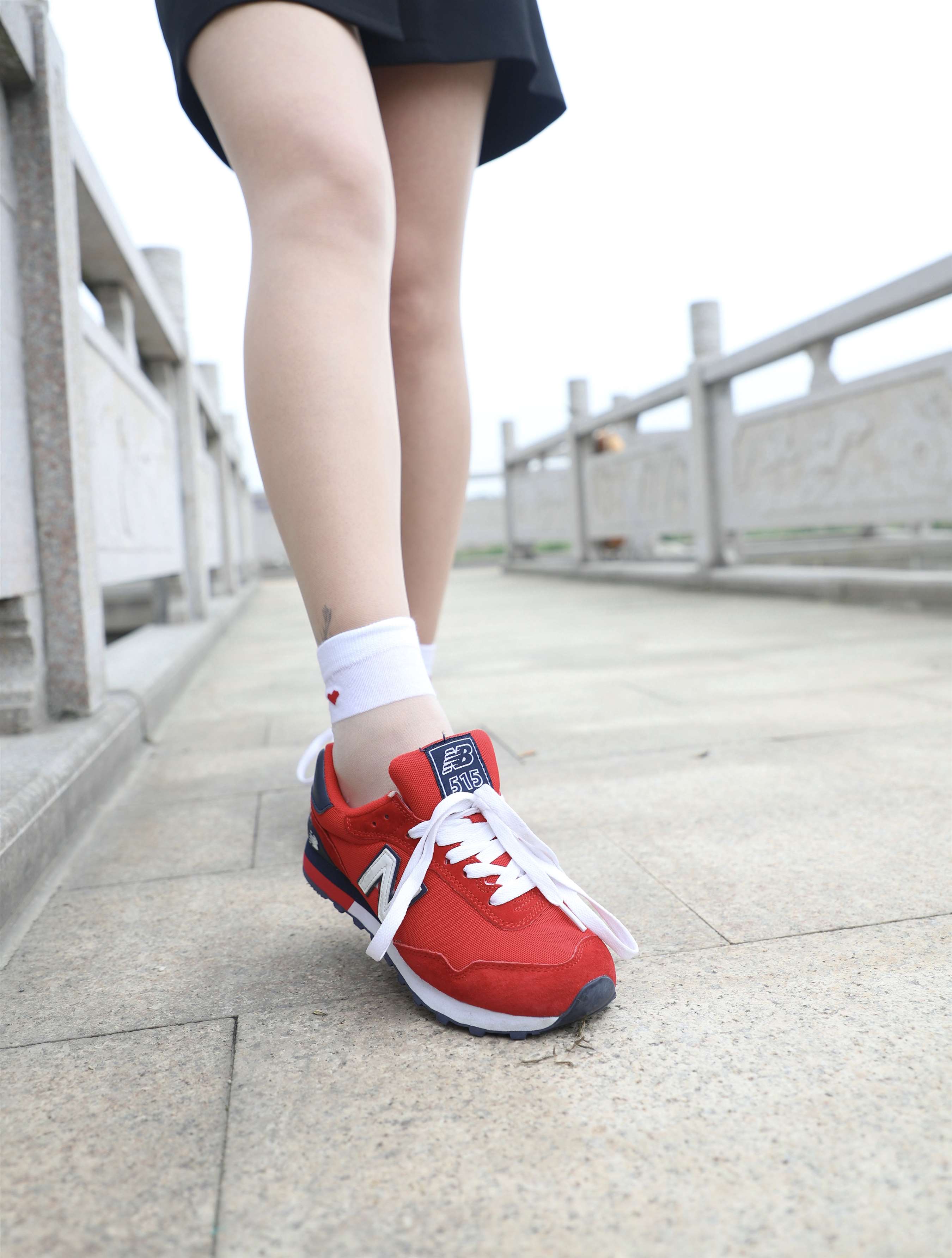 《新百伦の冰丝脚丫【套图+视频】》作品图