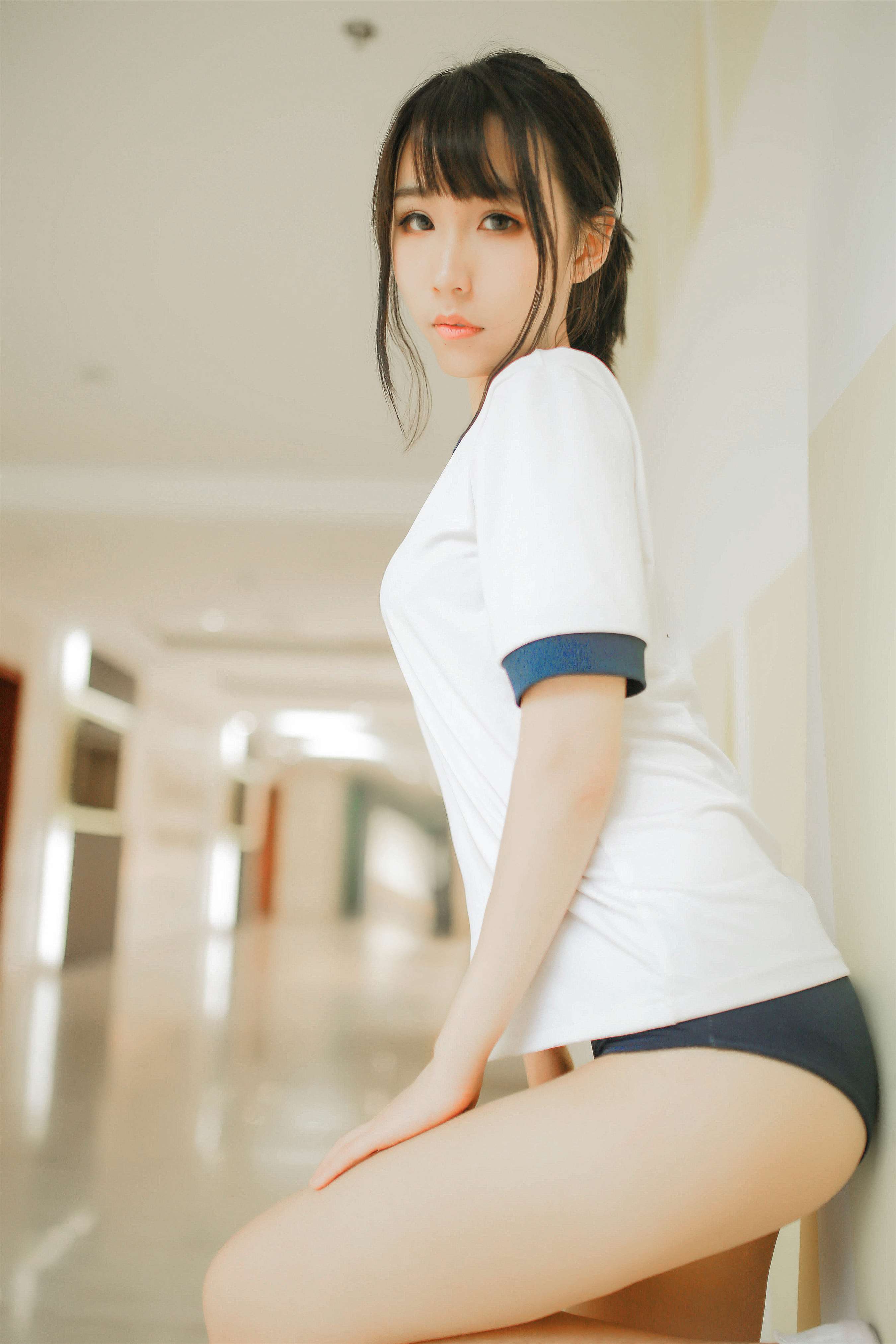 《体操服少女》作品图