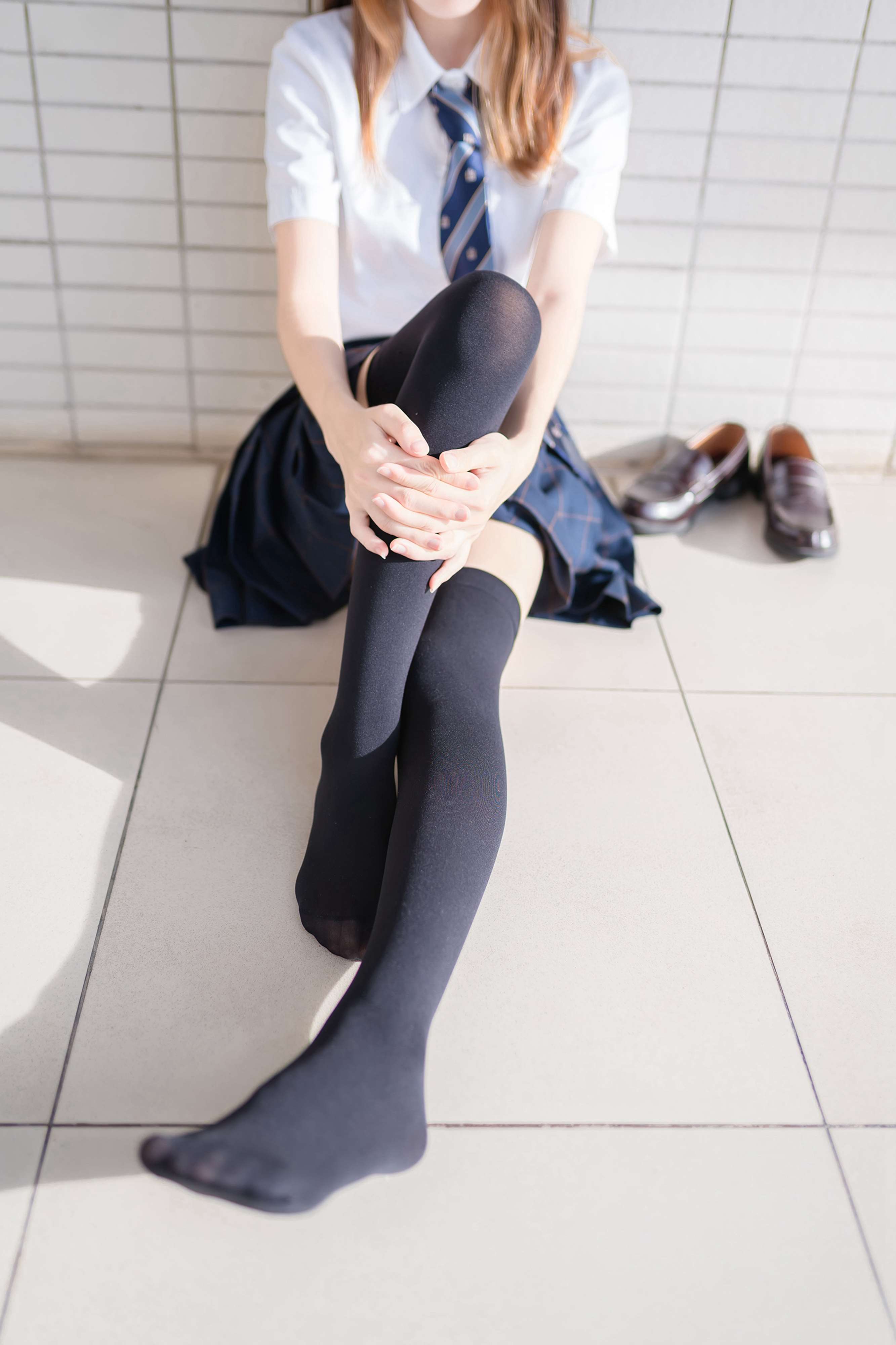 《学院风の黑丝脚丫》作品图