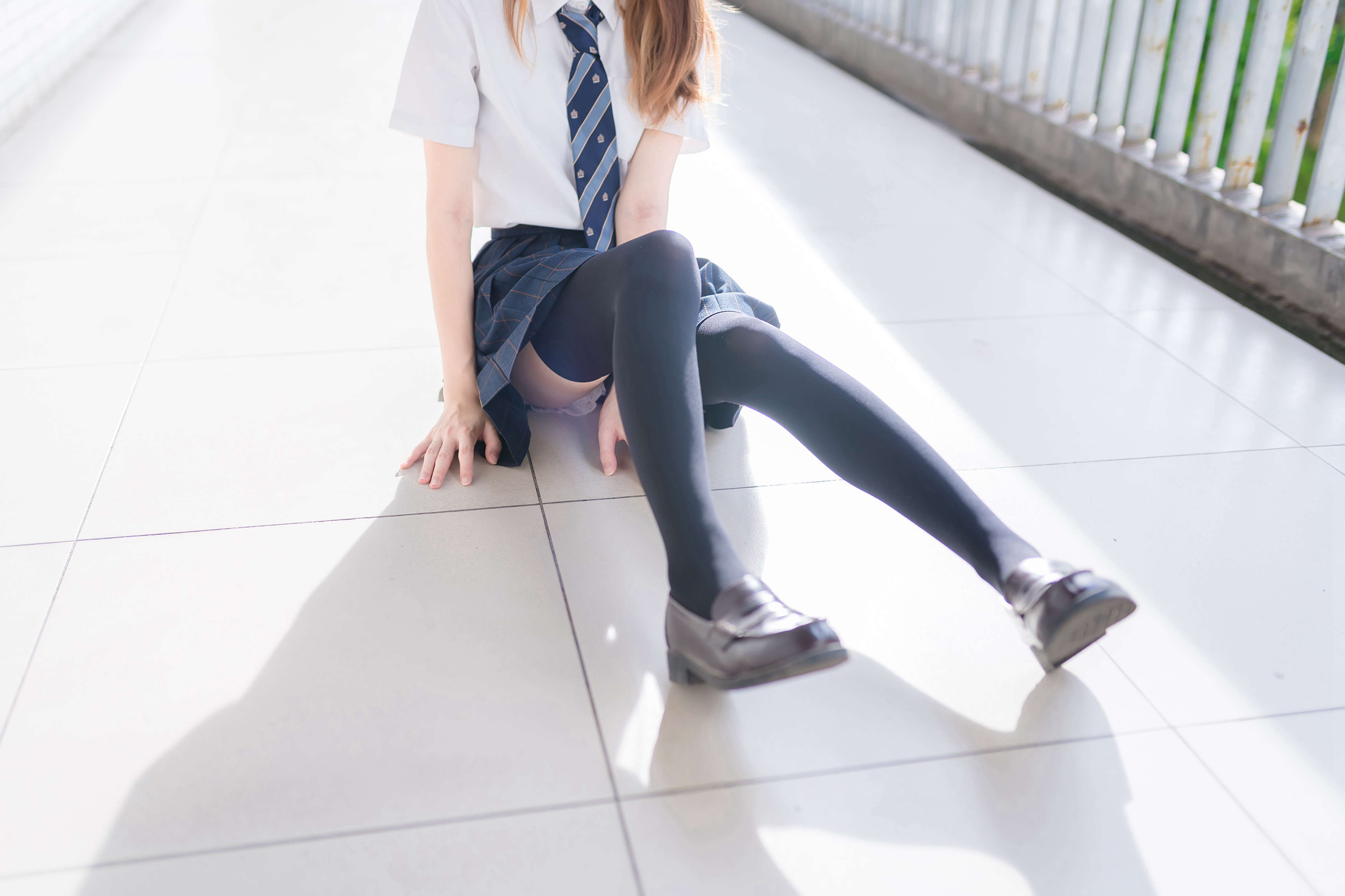 《学院风の黑丝脚丫》作品图