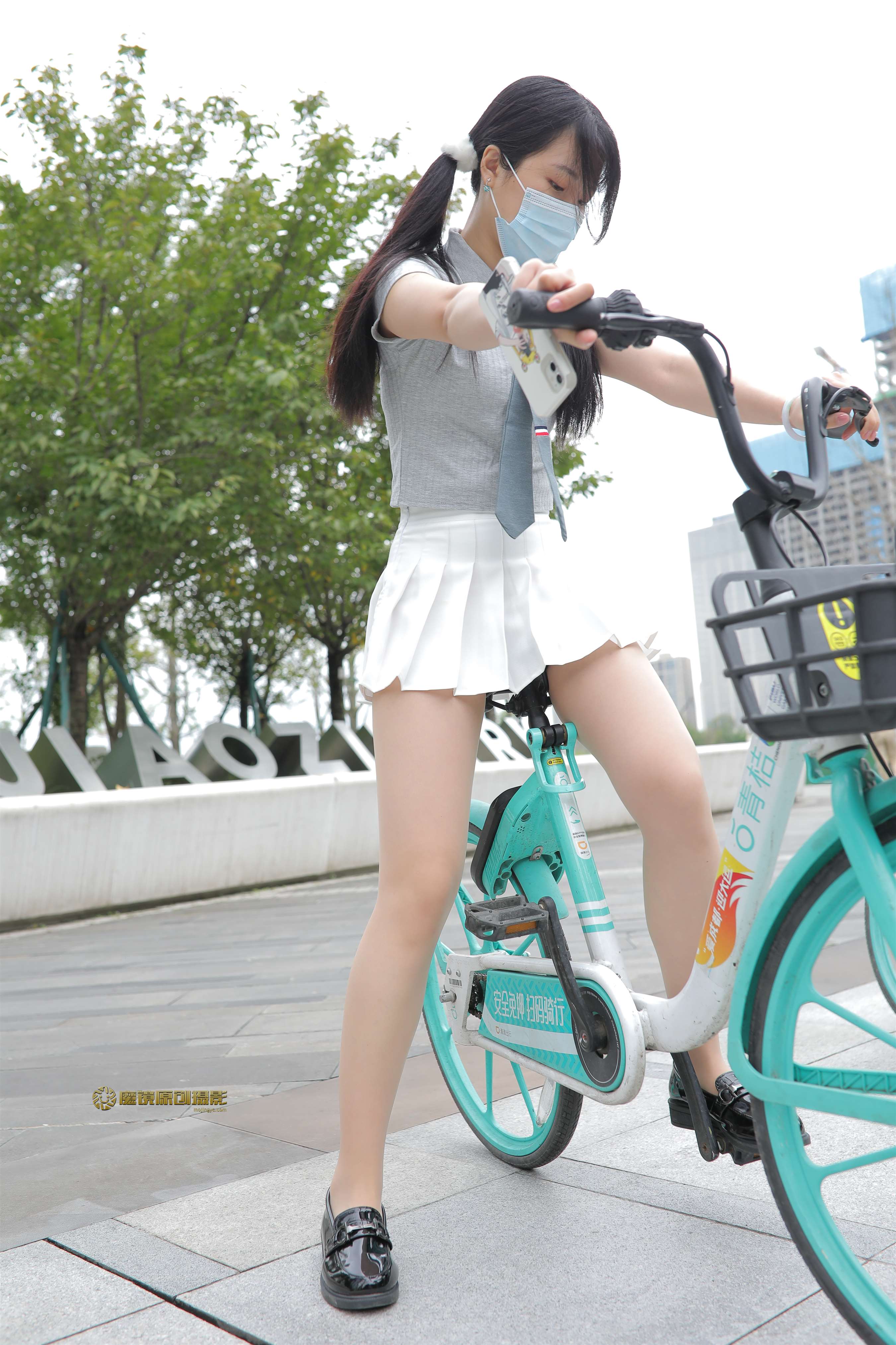 《共享单车の丝足》作品图