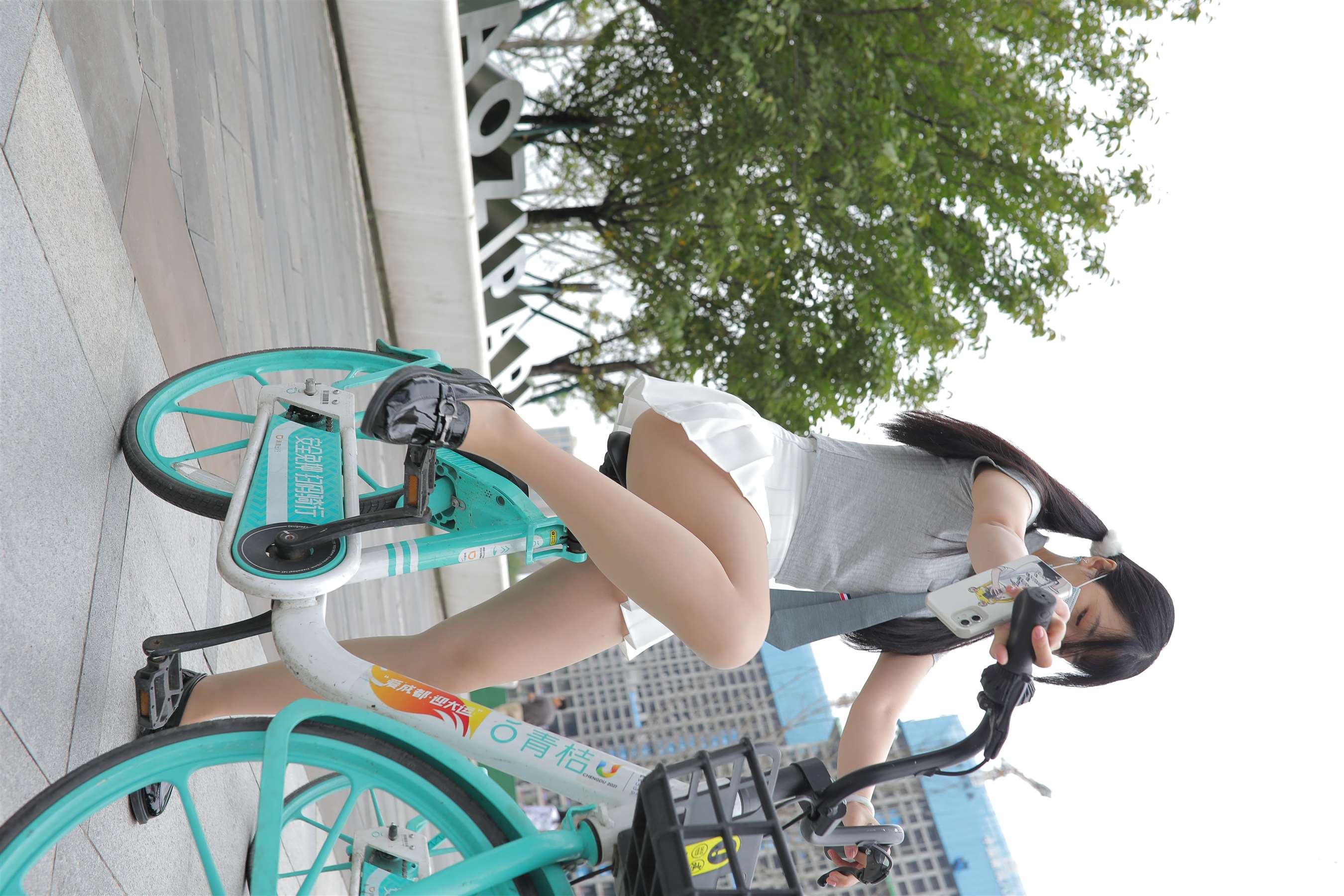 《共享单车の丝足》作品图