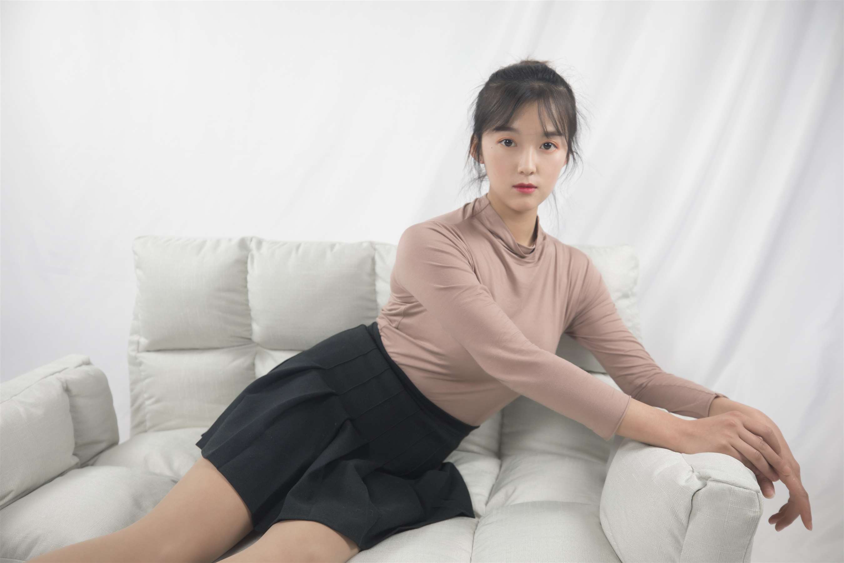 《长T恤の肉丝脚丫》作品图