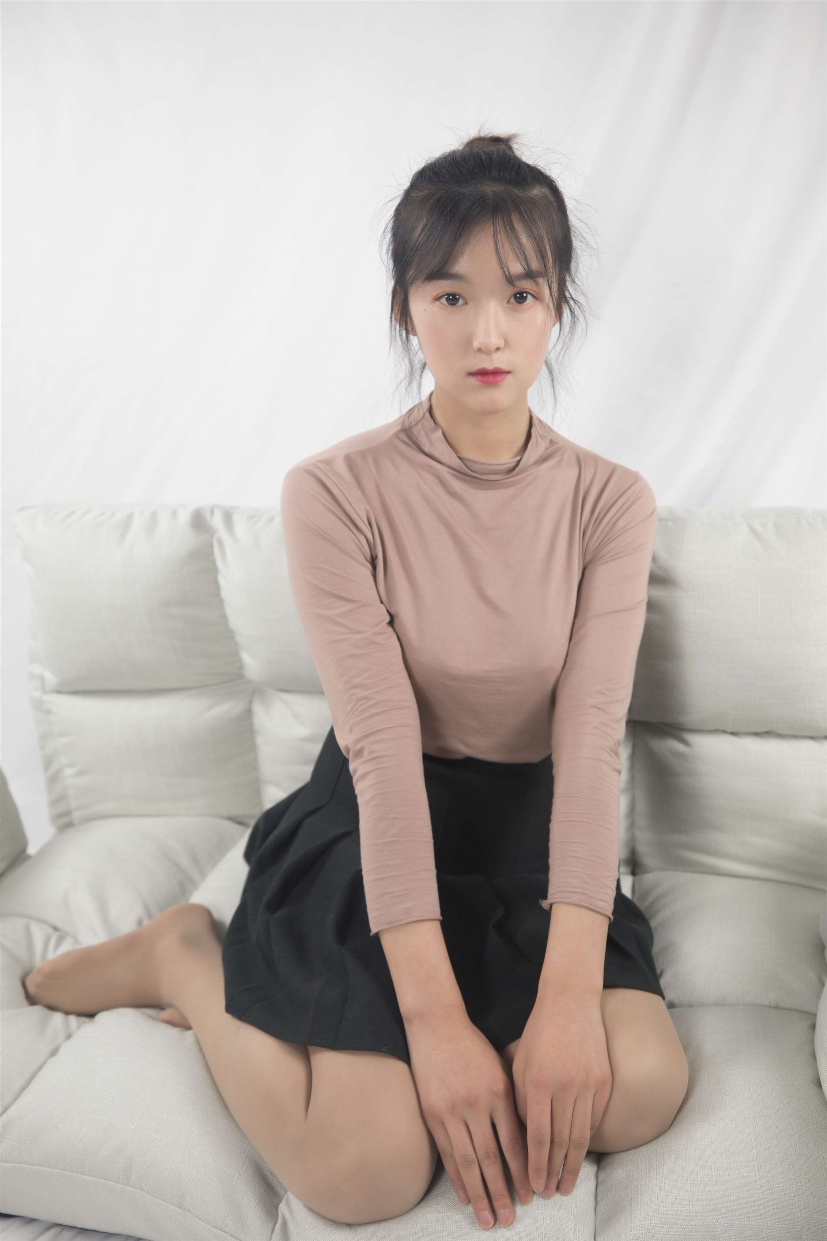 《长T恤の肉丝脚丫》作品图