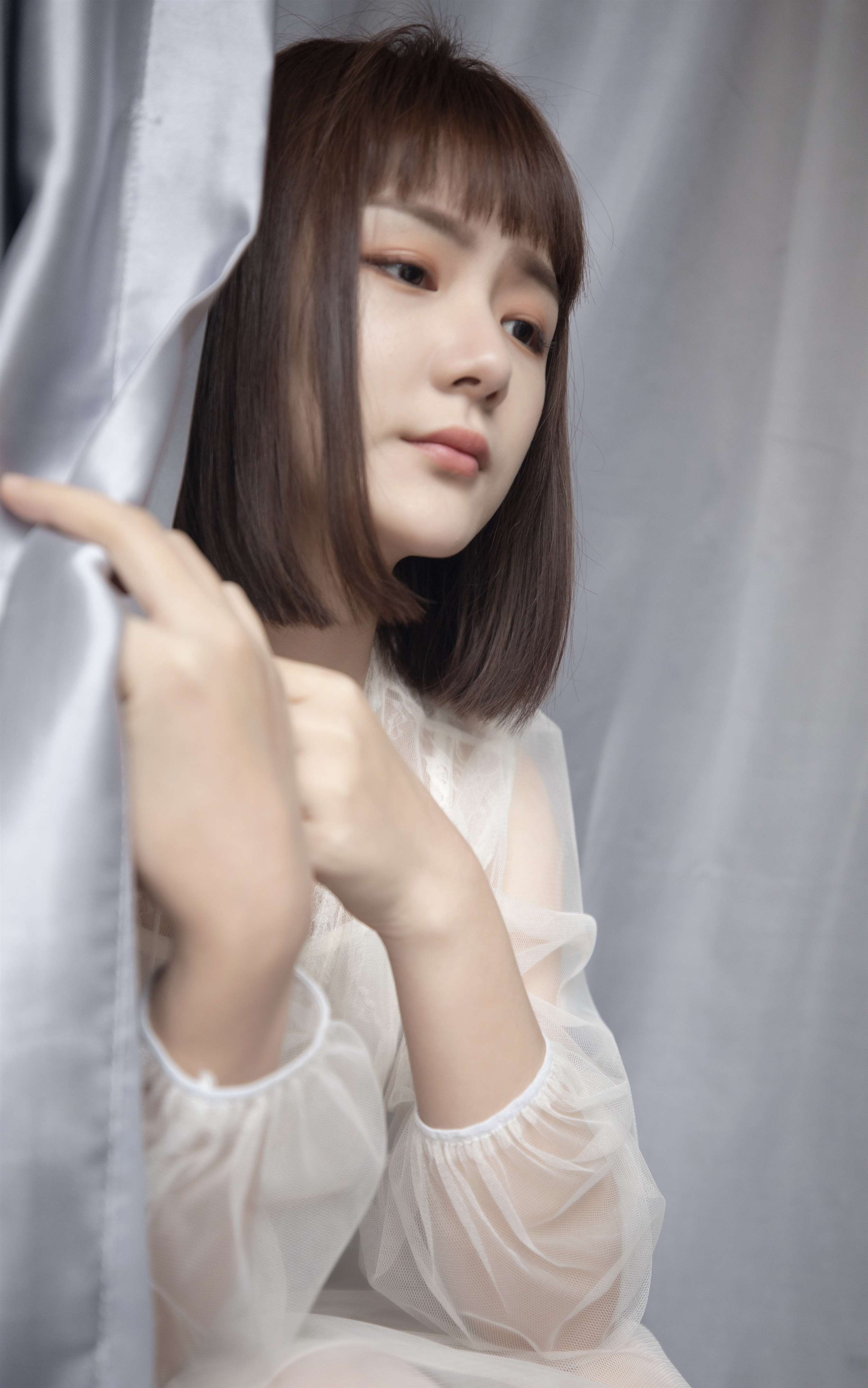 《白长裙の高跟丝足》作品图