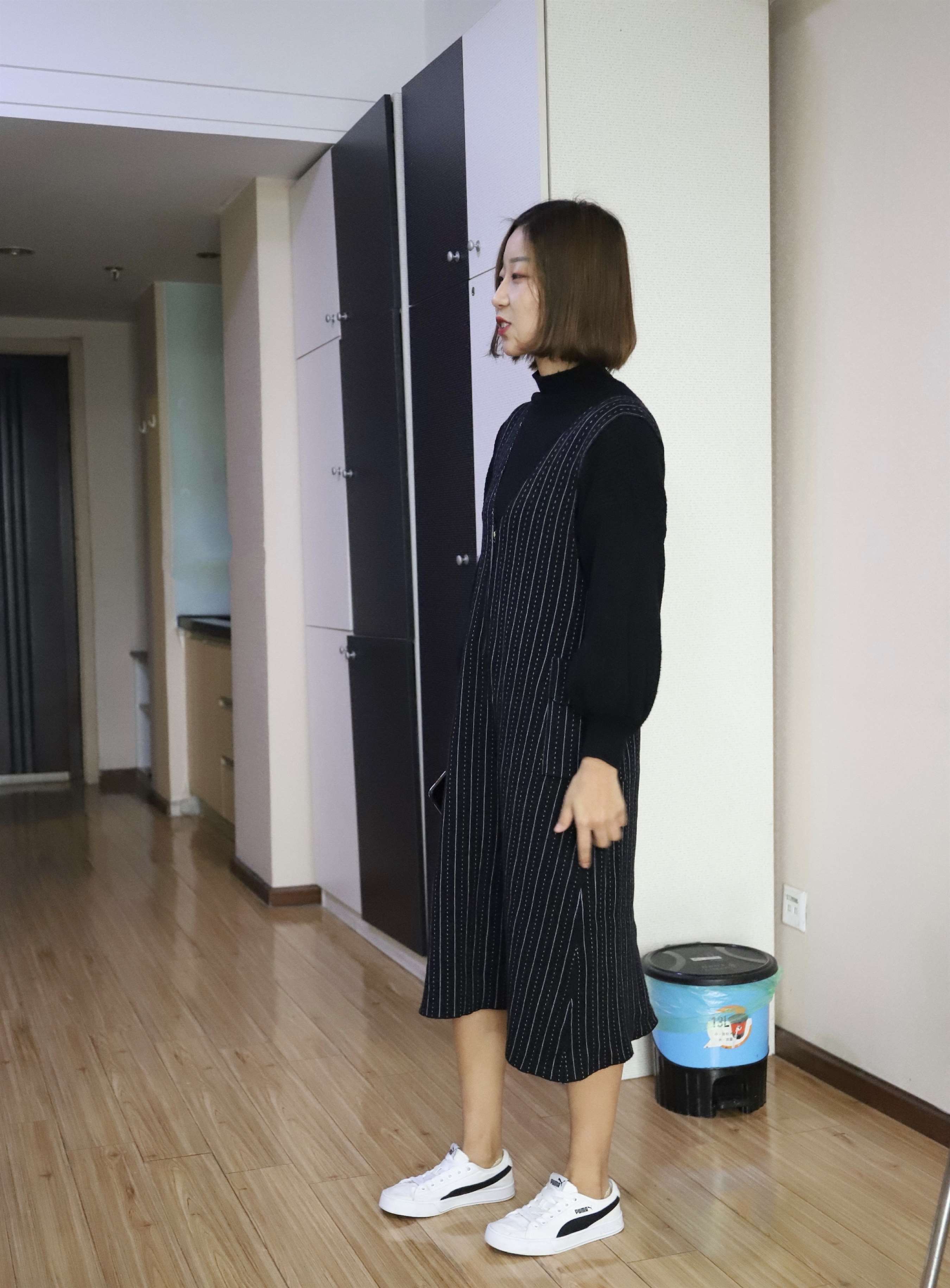 《长裙板鞋の船袜脚》作品图