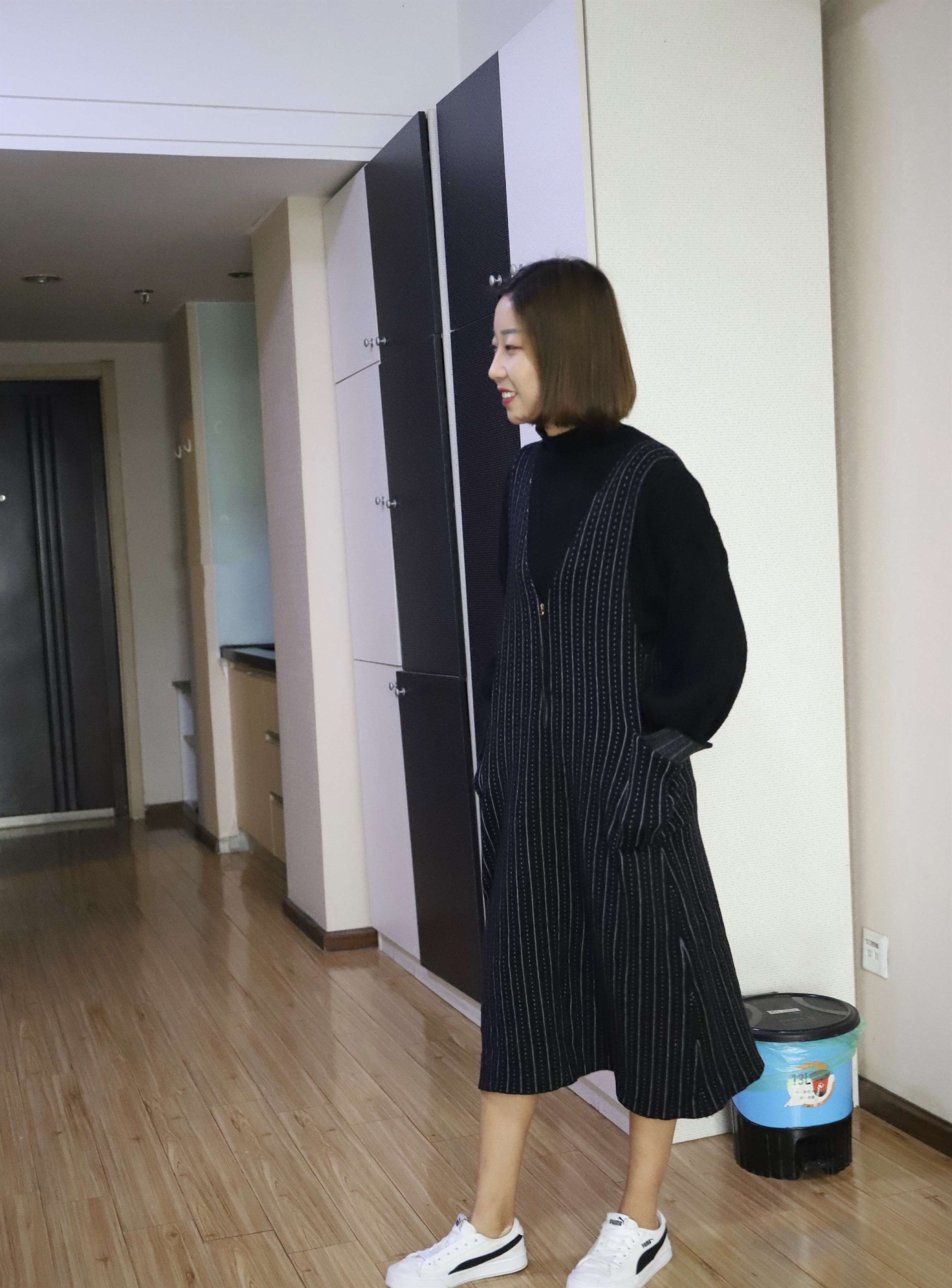 《长裙板鞋の船袜脚》作品图