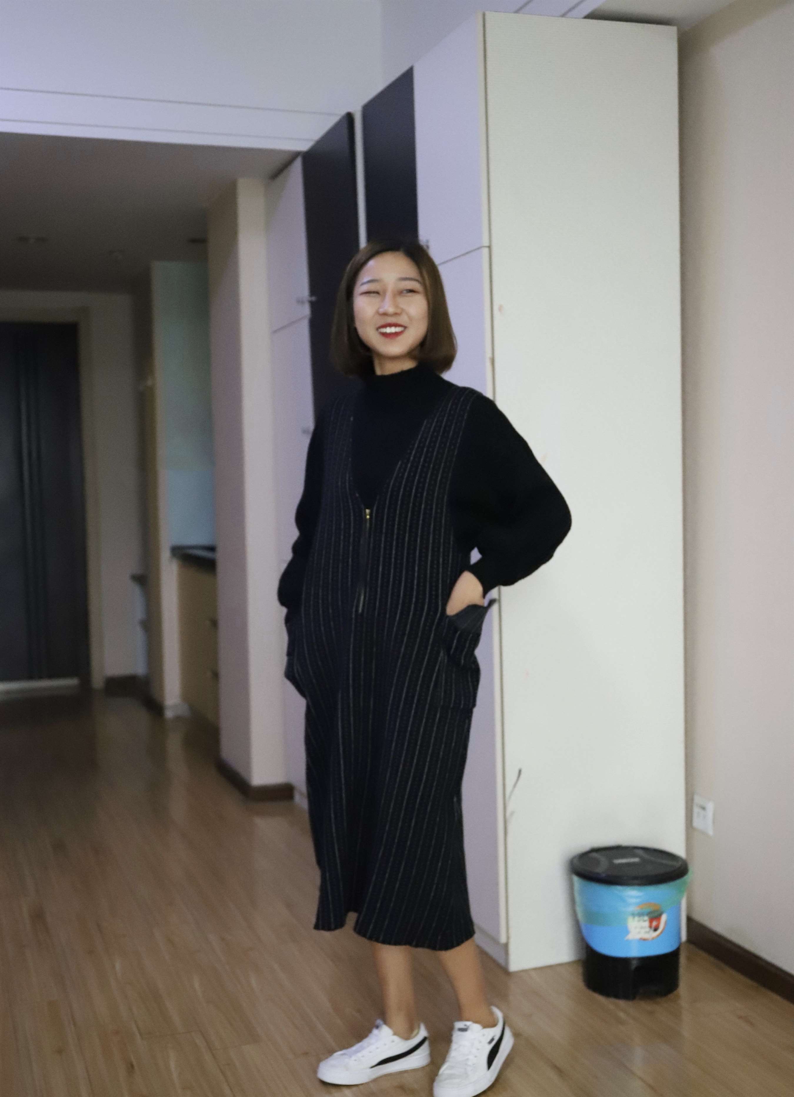 《长裙板鞋の船袜脚》作品图