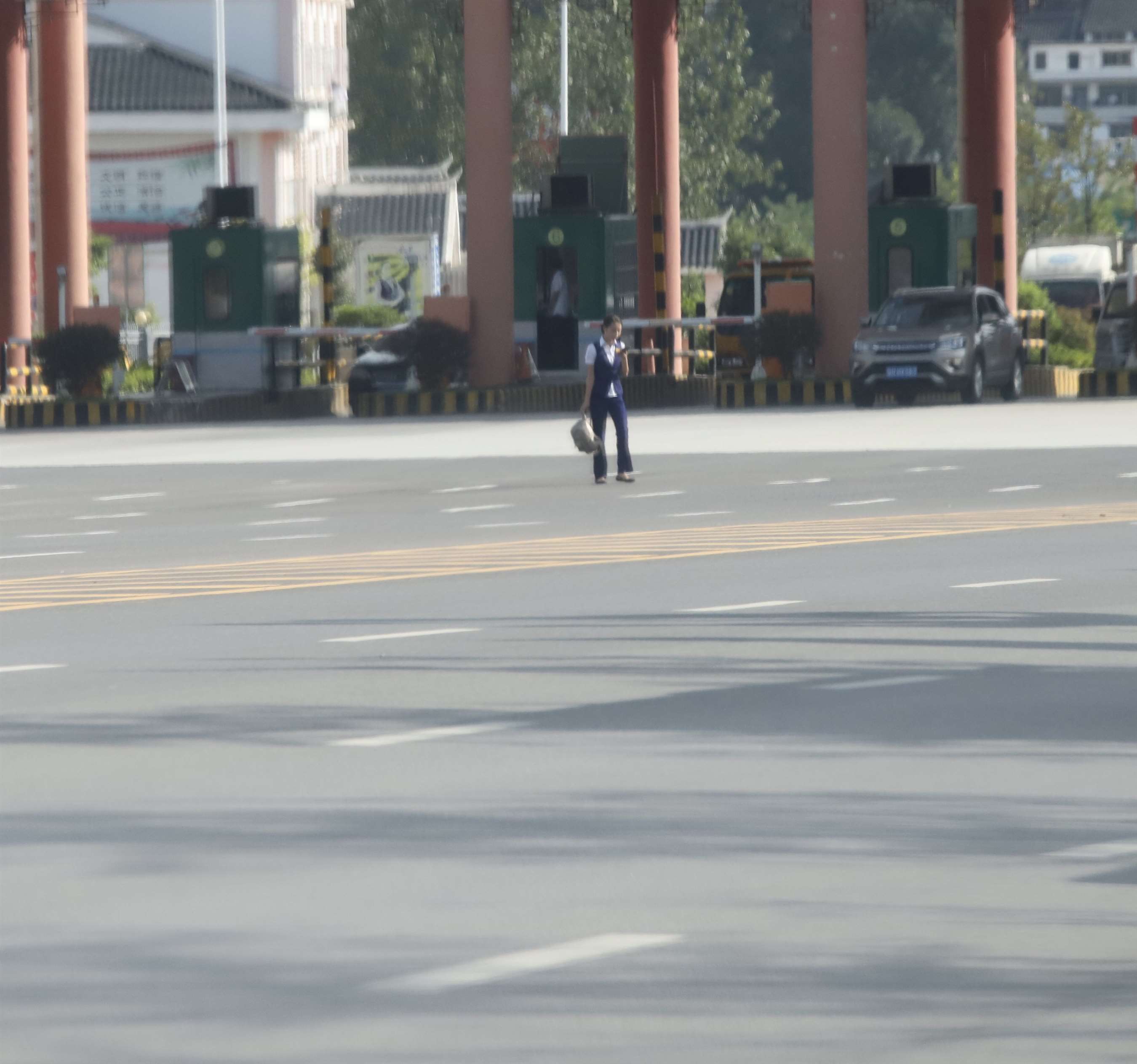 《学姐职业装短丝脚》作品图