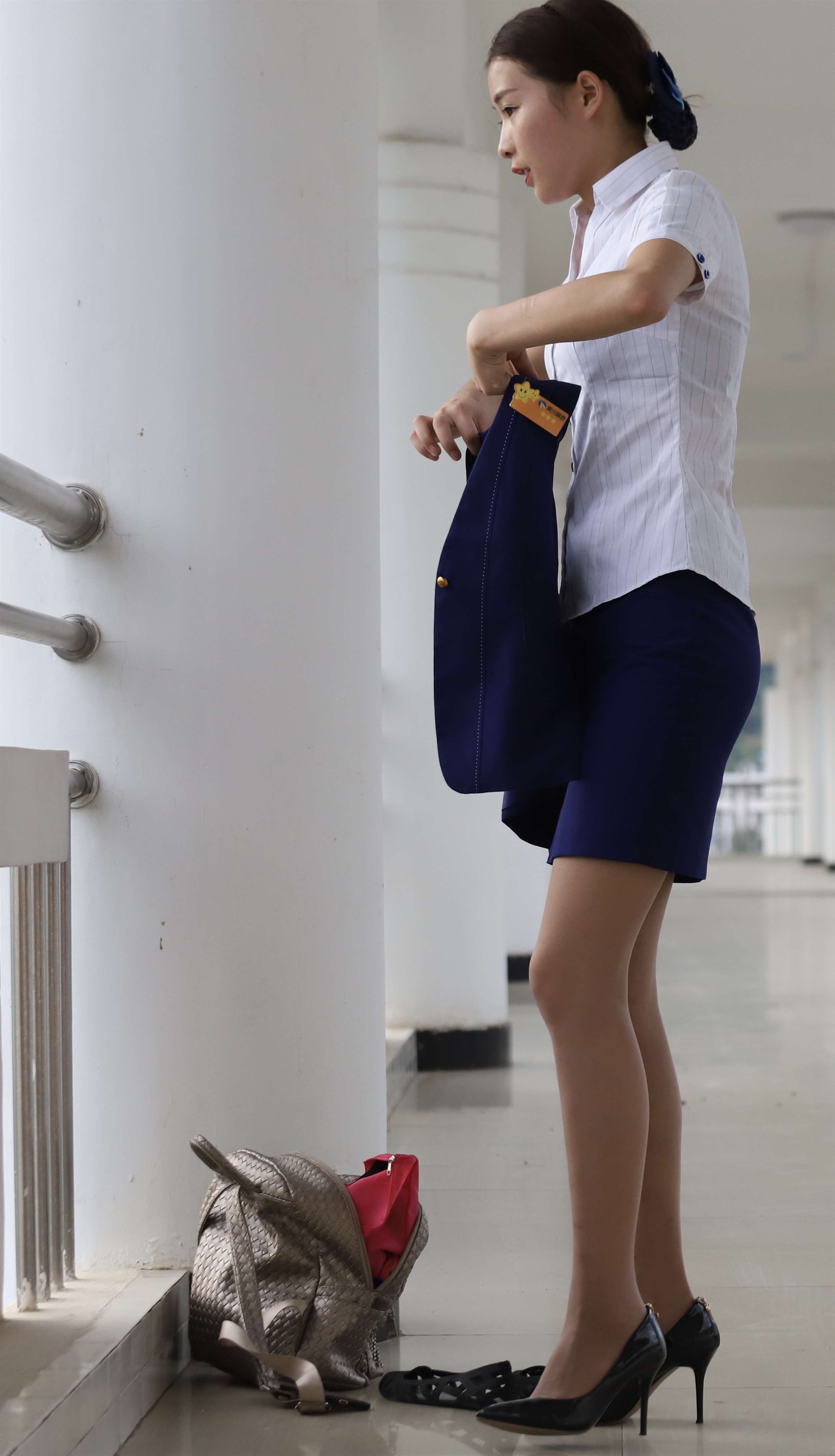 《学姐职业装の肉丝脚丫【套图+视频1个】》作品图