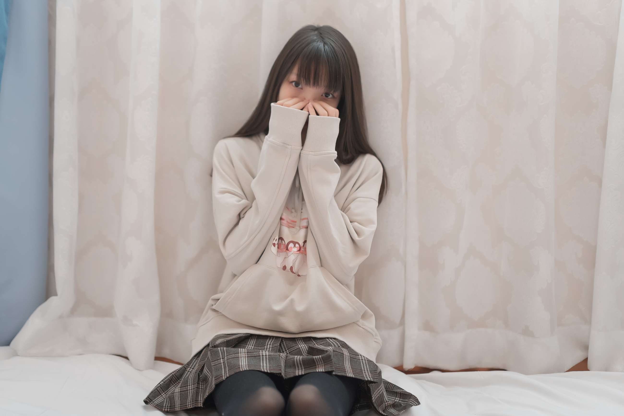 《百褶裙の黑色脚丫》作品图