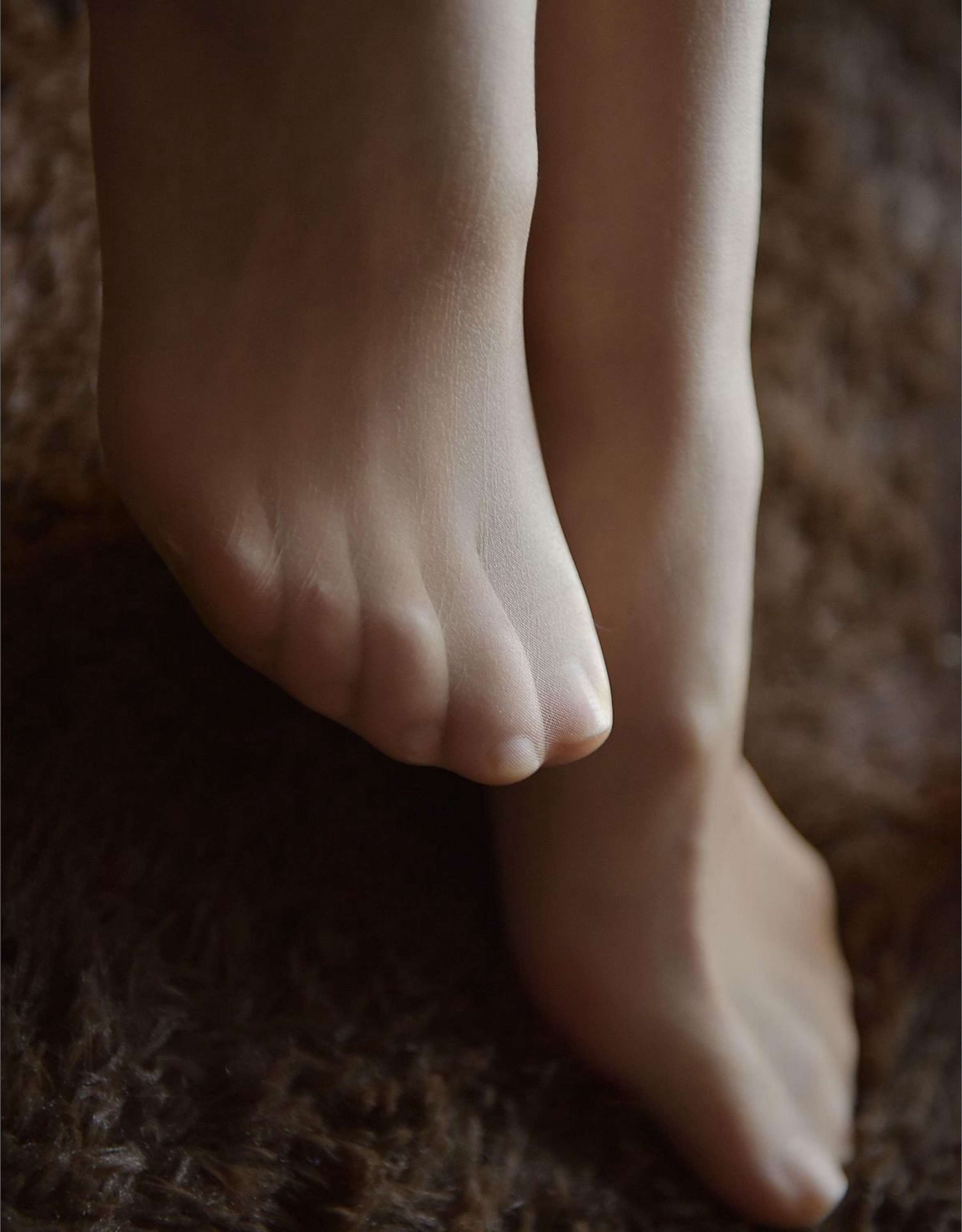 《职业装の肉丝脚丫》作品图