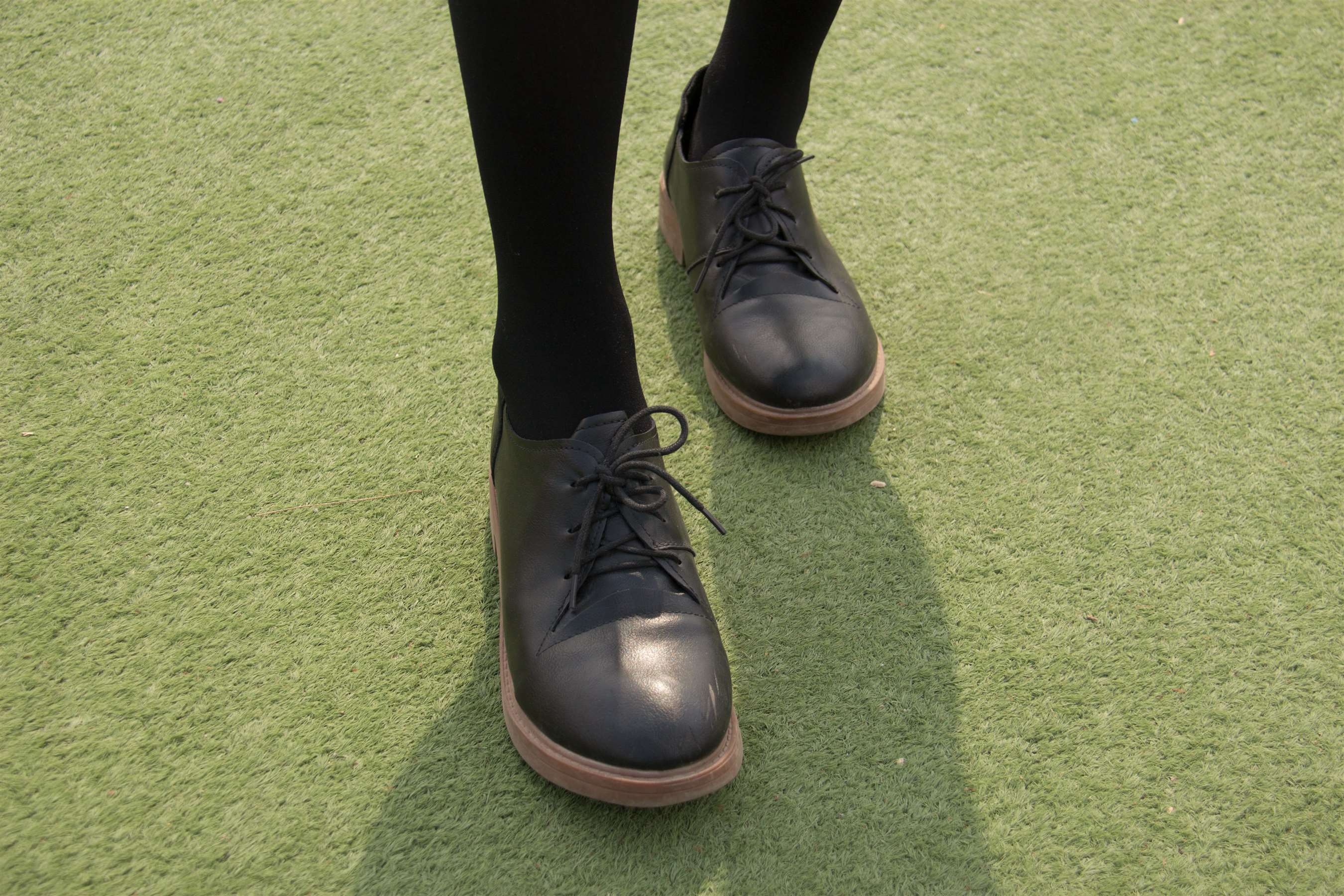 《JK制服の长黑丝脚丫》作品图