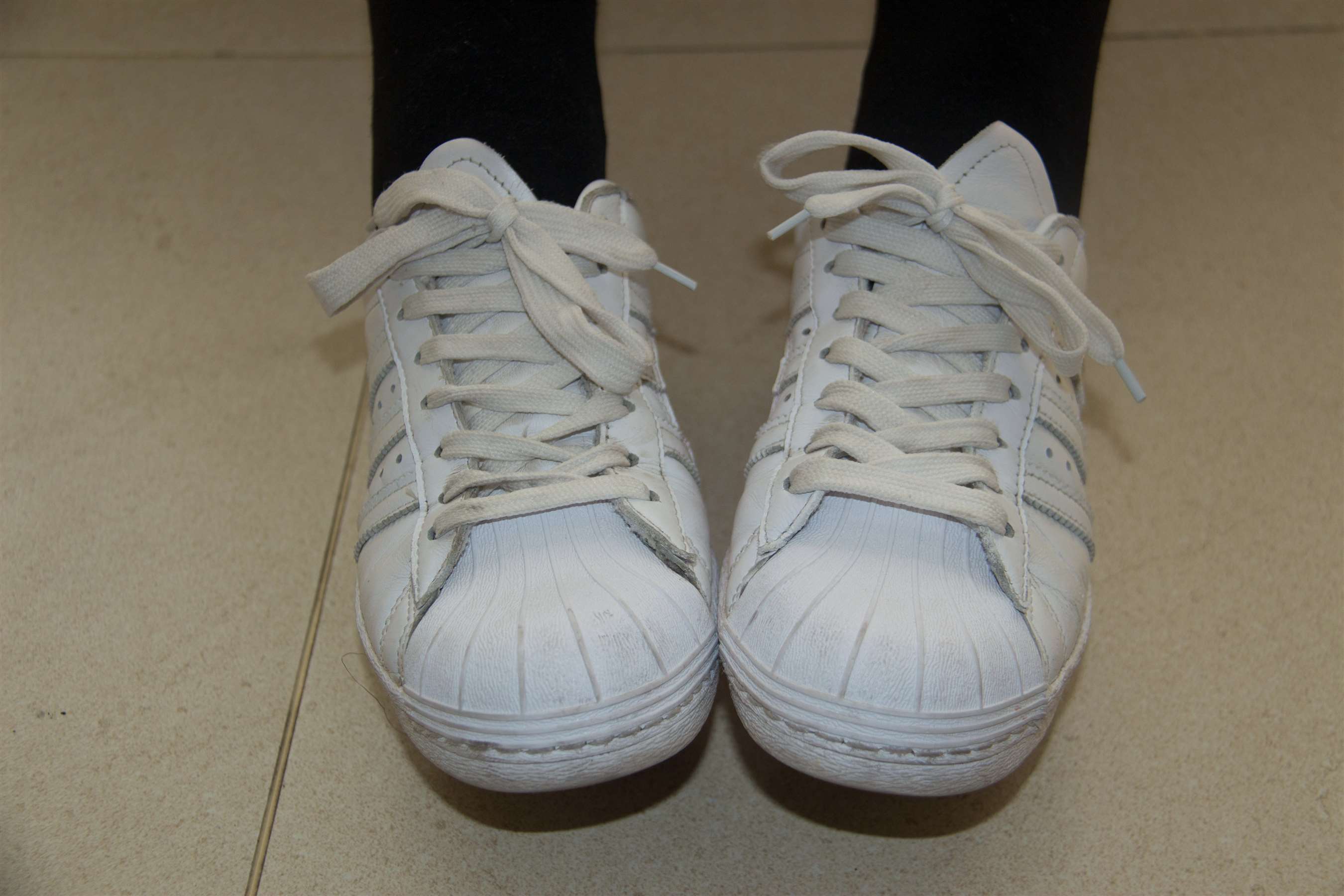 《黑袜裤の灰棉袜脚》作品图