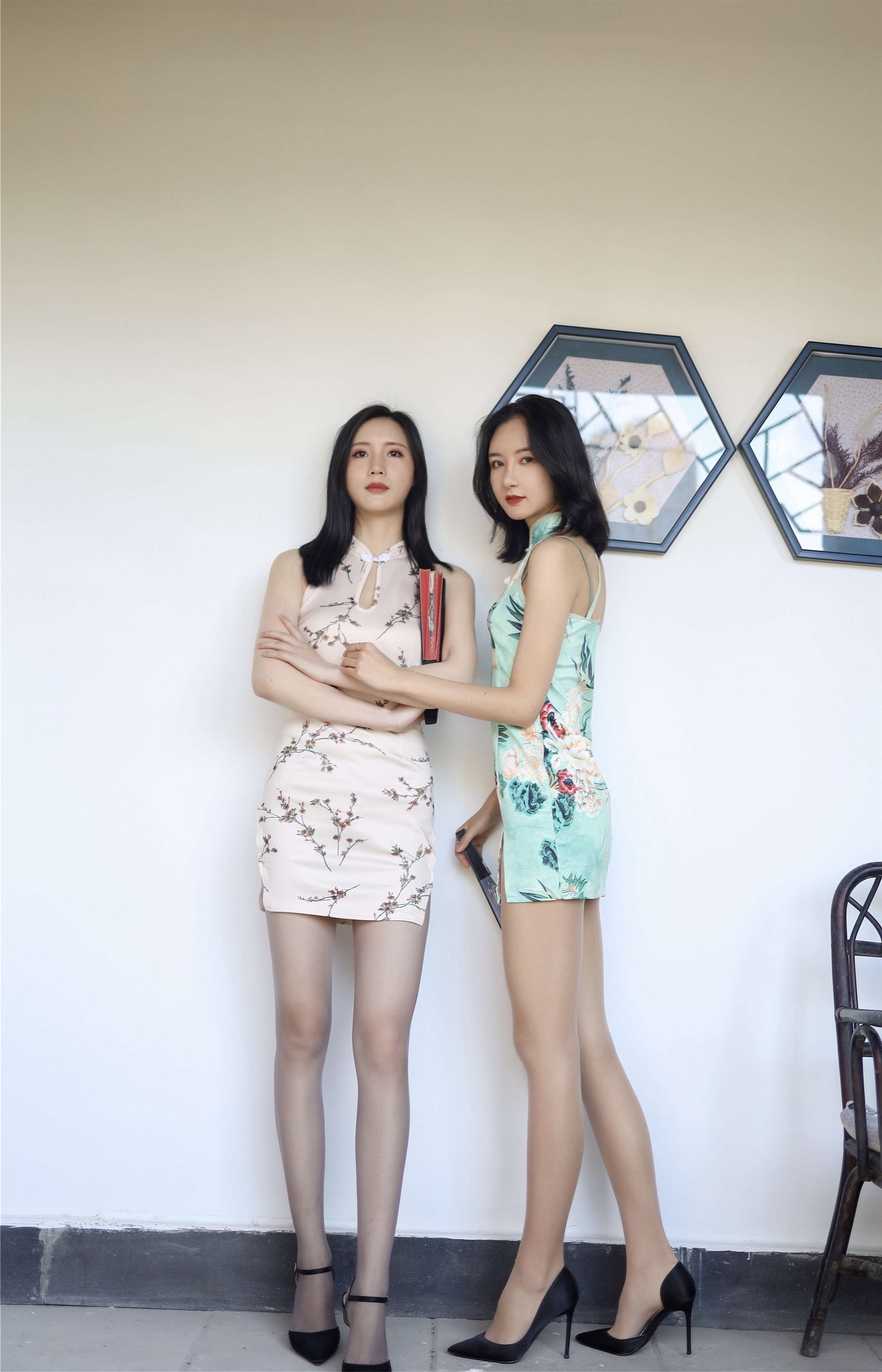 《旗袍姐妹花》作品图