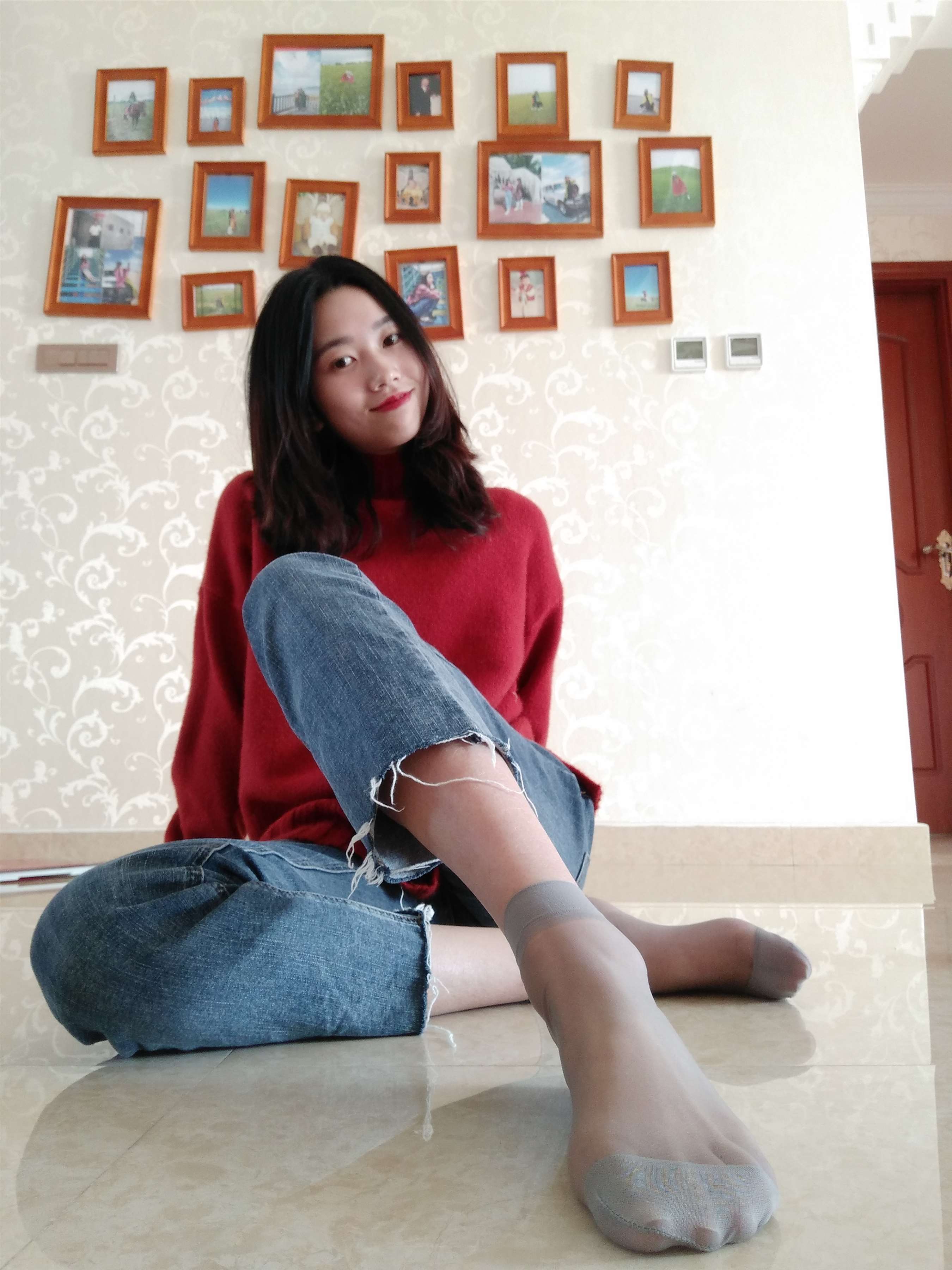 《寝室多套短丝脚丫》作品图