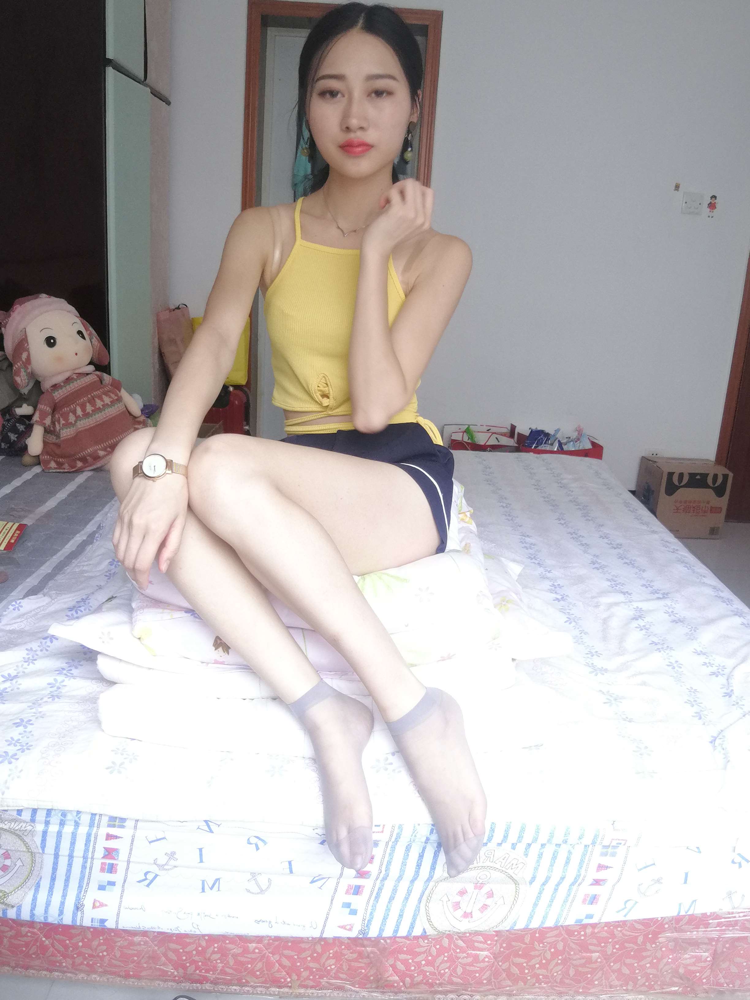 《敏君的短丝脚丫》作品图