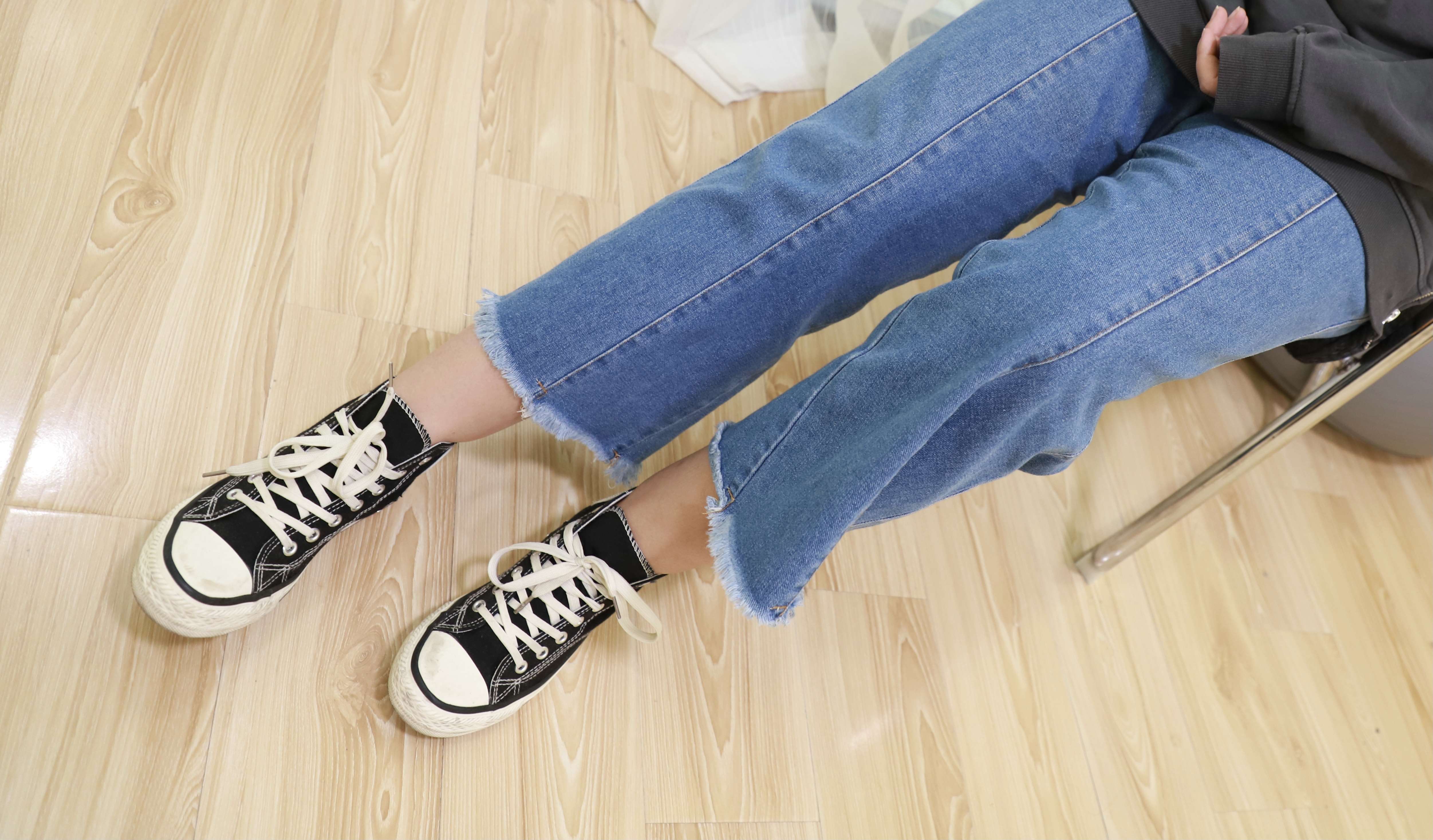 《牛仔の高帮帆布鞋脚》作品图