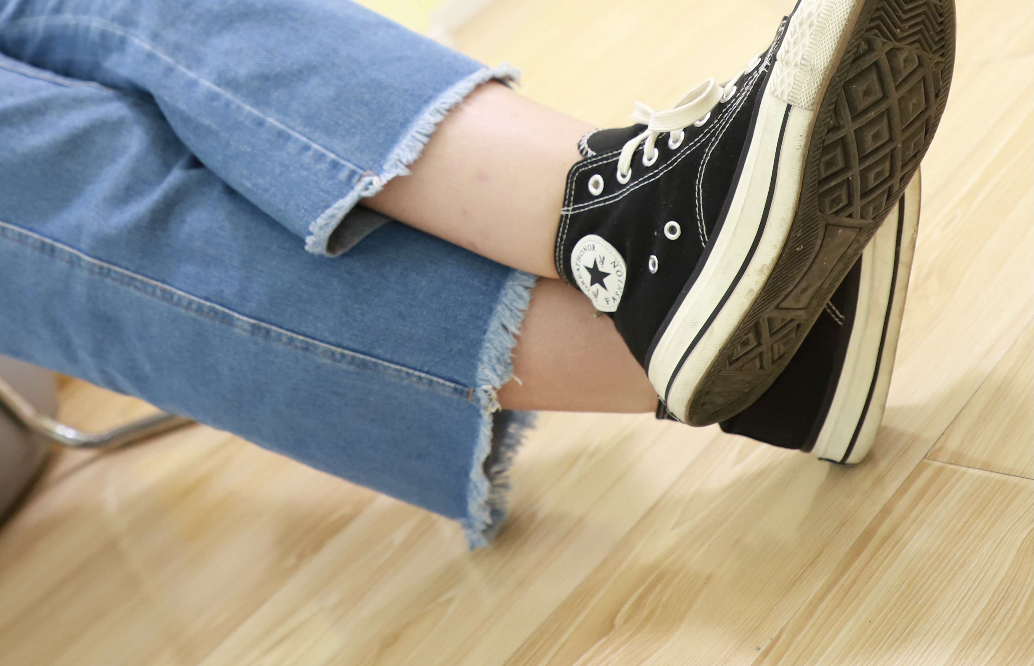 《牛仔の高帮帆布鞋脚》作品图