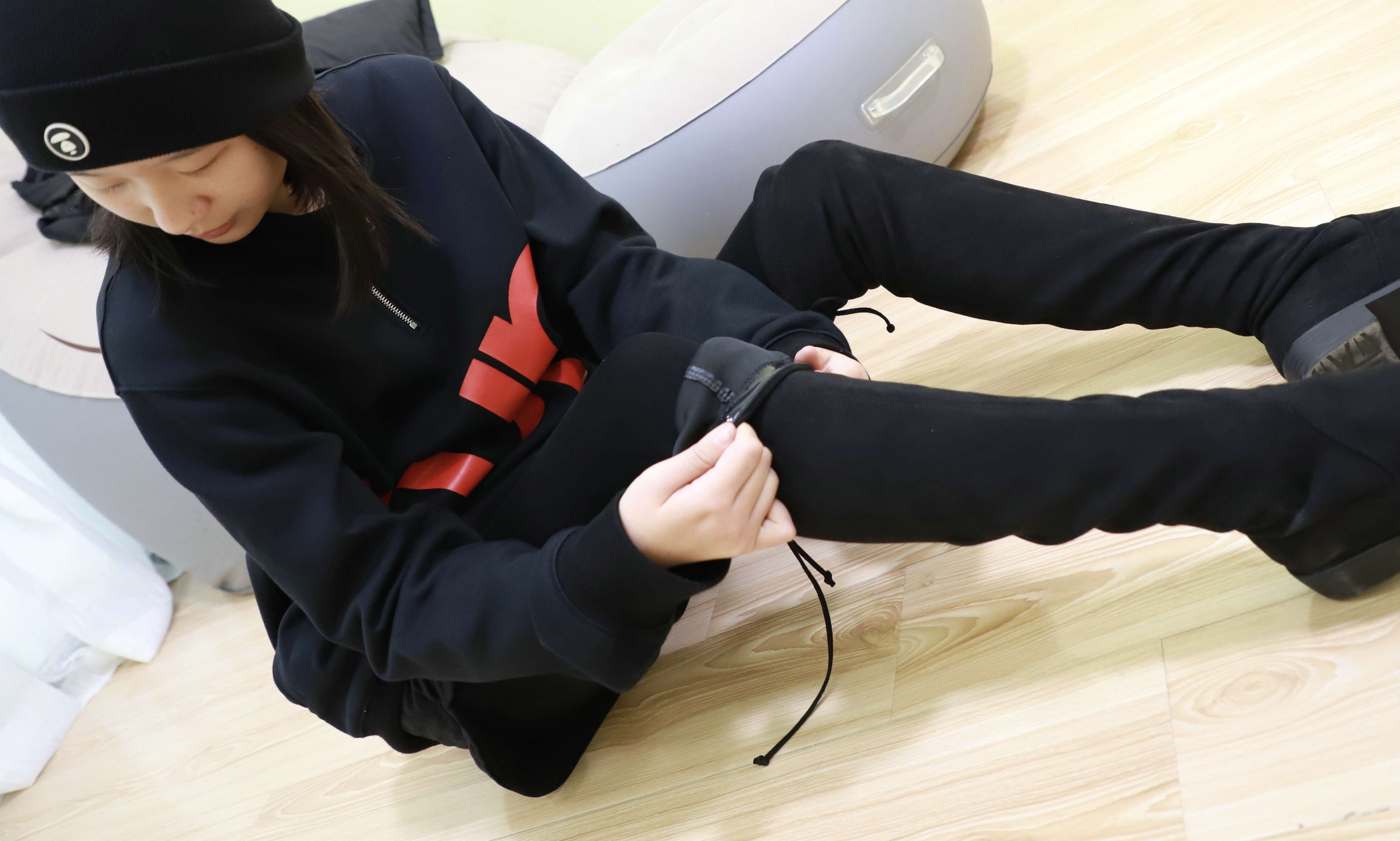 《长靴の白棉袜脚》作品图