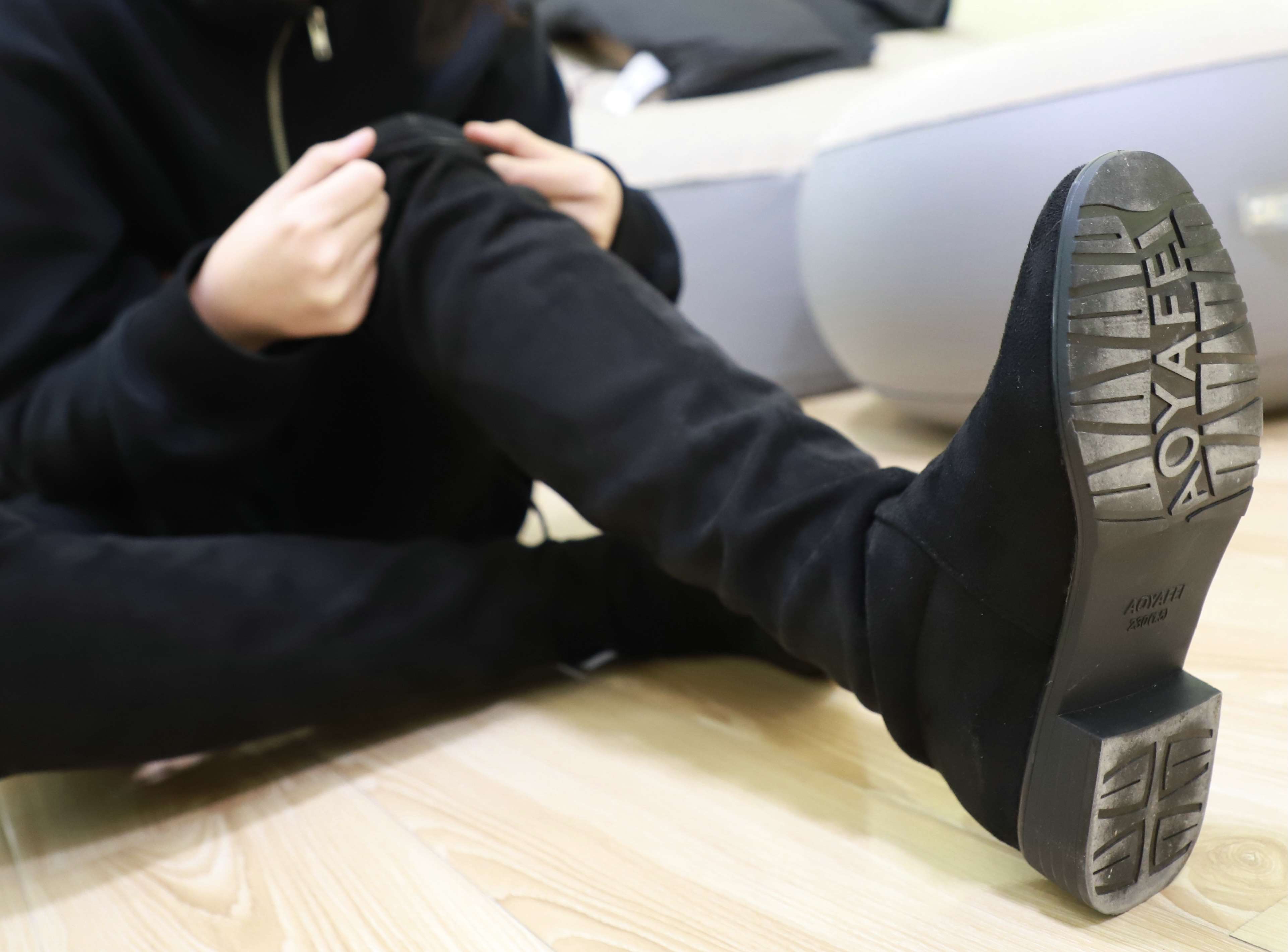 《长靴の白棉袜脚》作品图