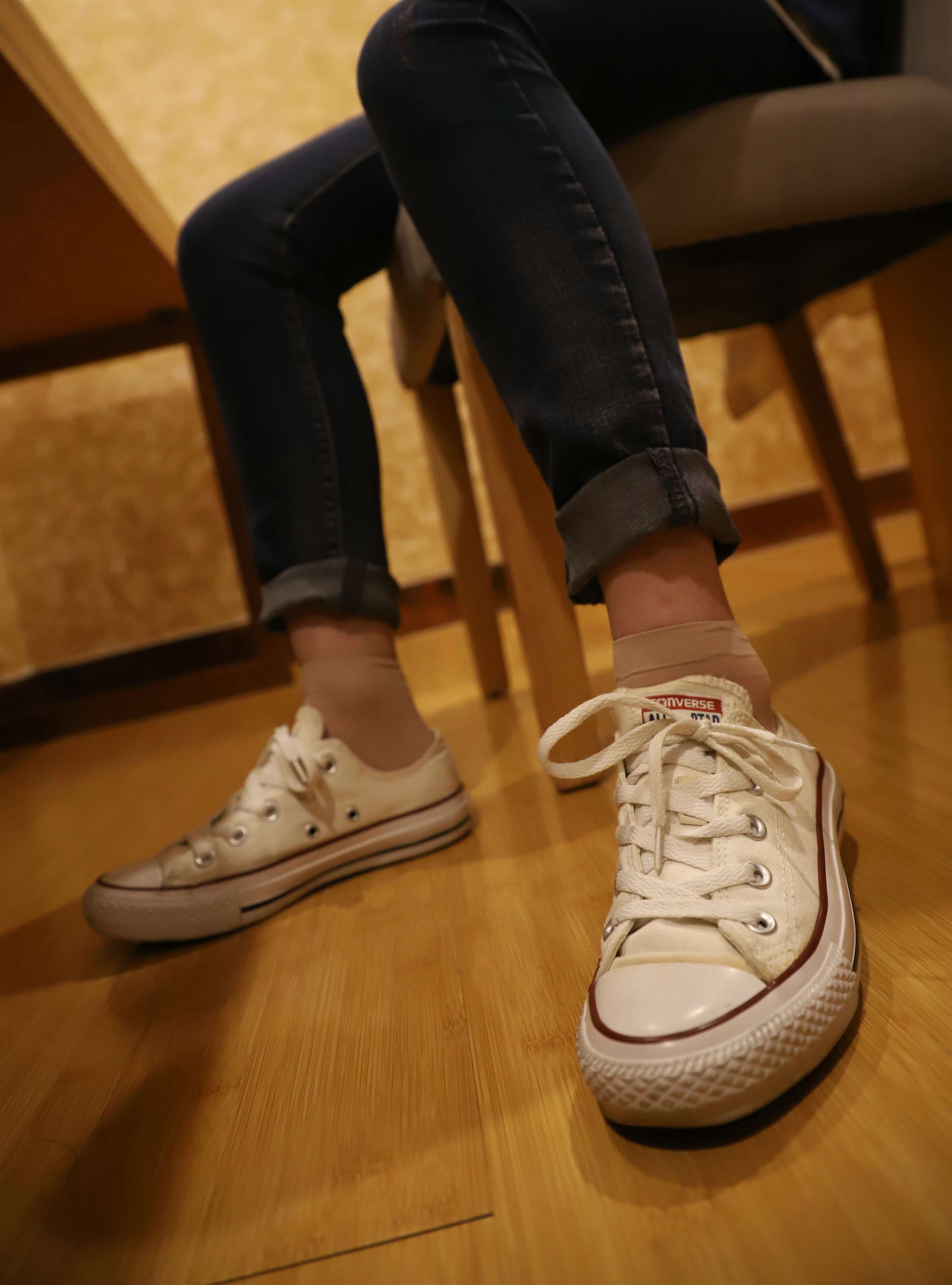 《大学生小罗38码脚》作品图