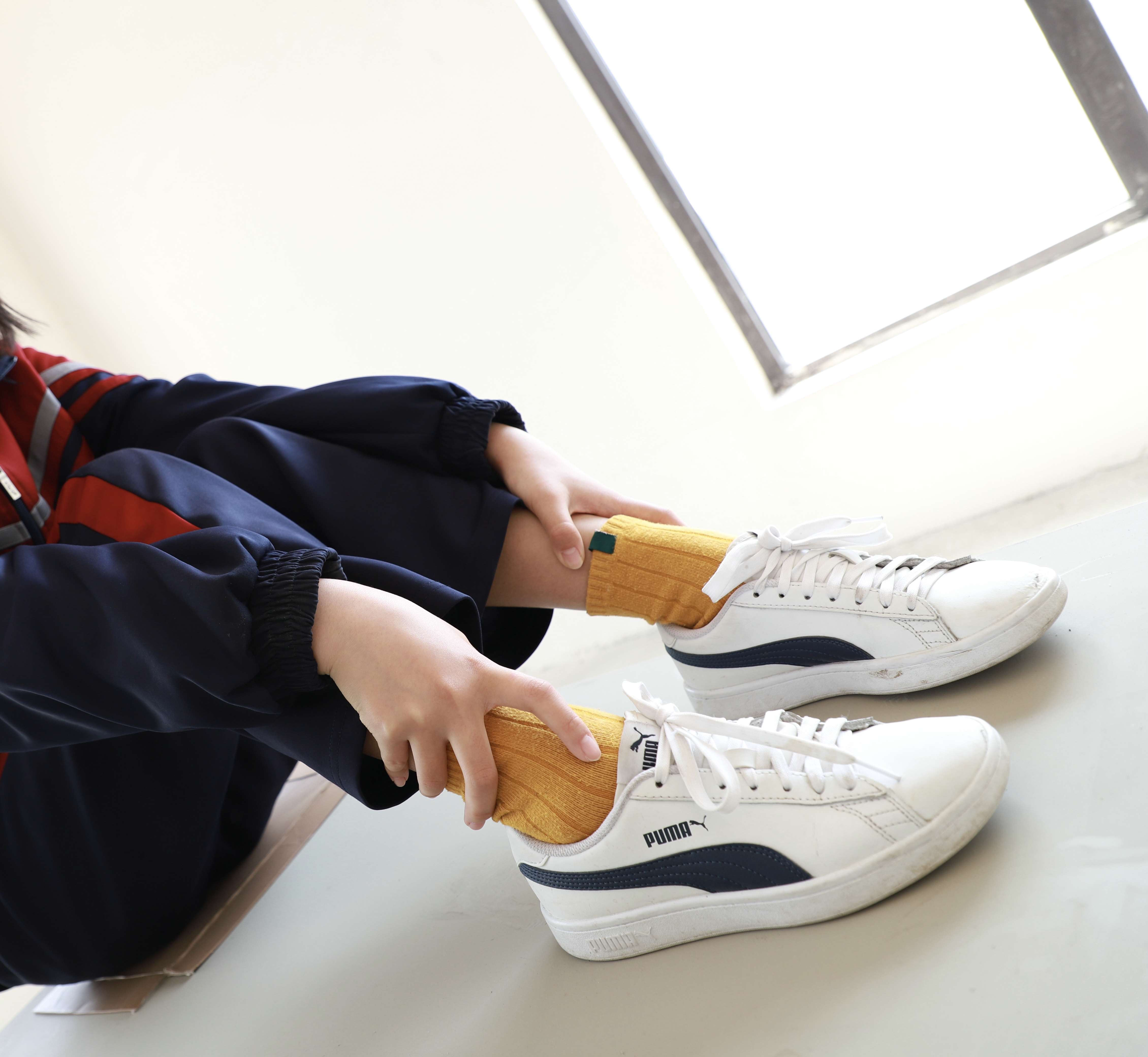 《校服学妹的棉袜脚》作品图