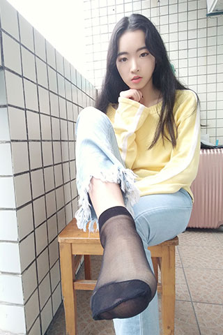 学妹的短丝脚