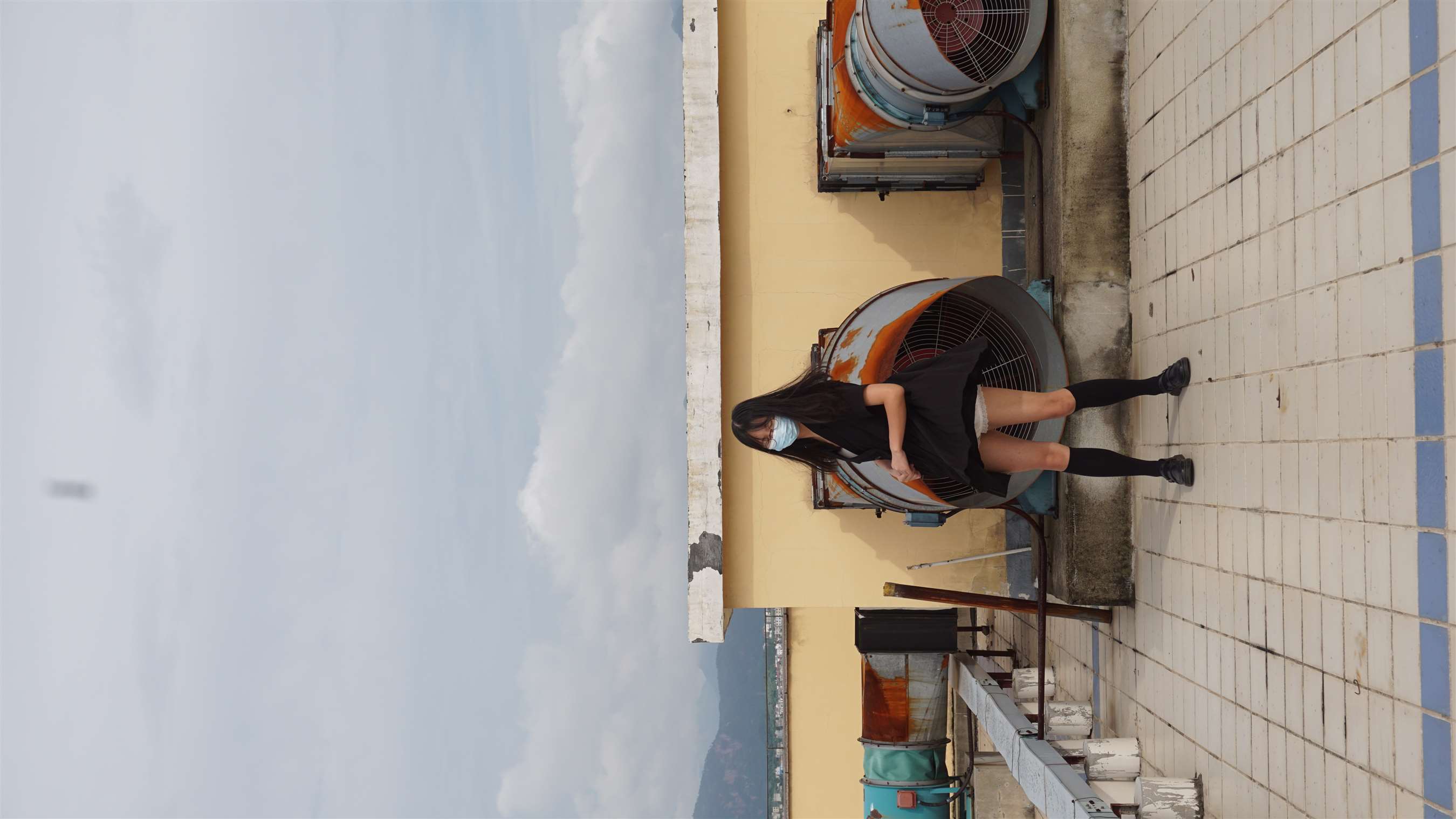 《天台眼镜少女》作品图