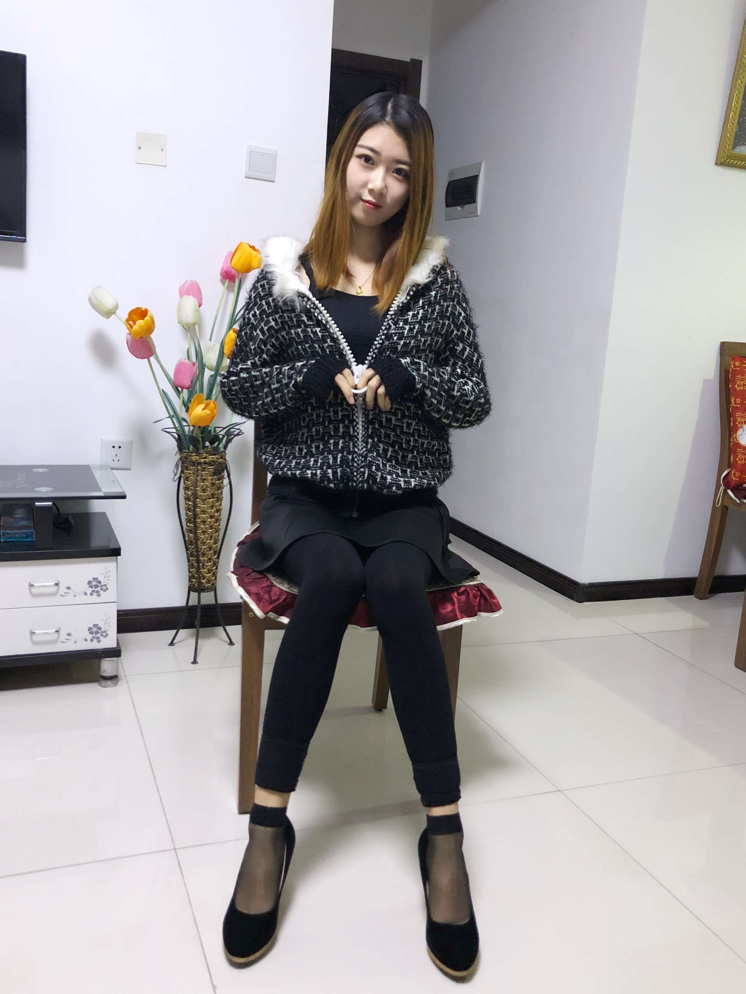 《蔡雨汐的短丝脚》作品图