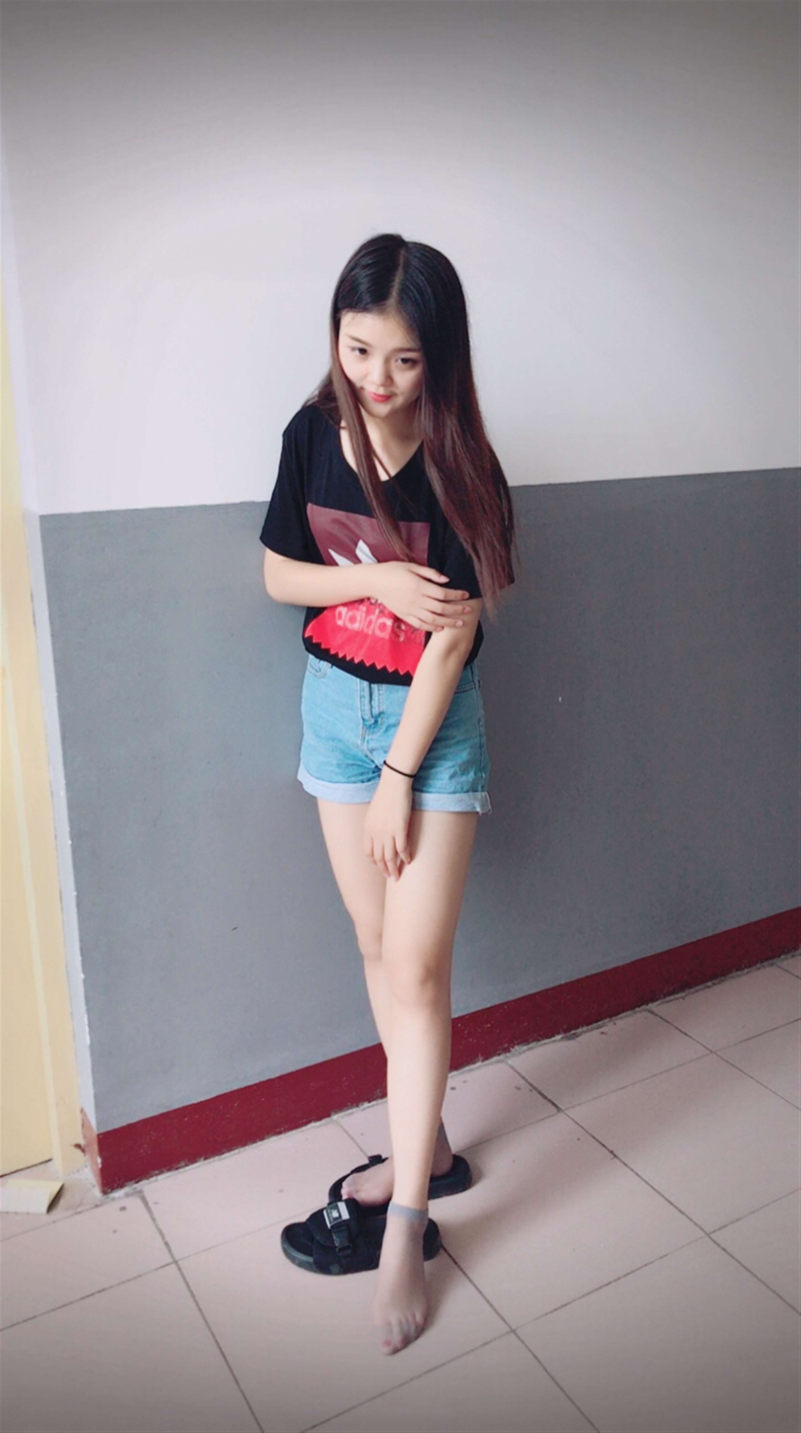 《李欢的短丝脚丫》作品图