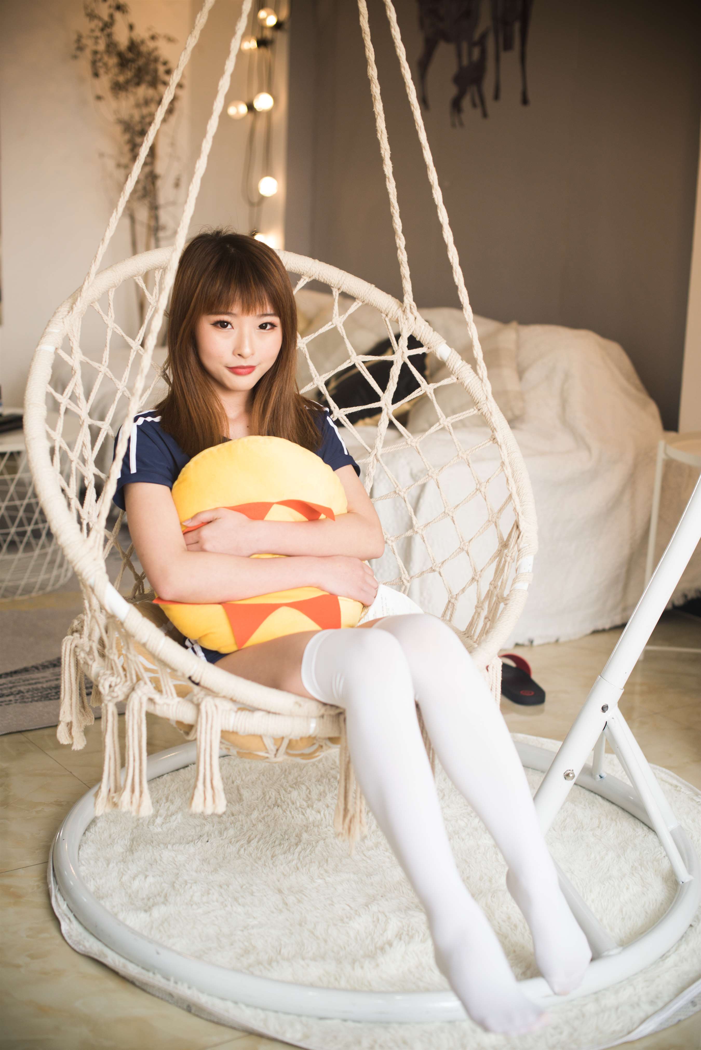 《体操服の白丝脚》作品图