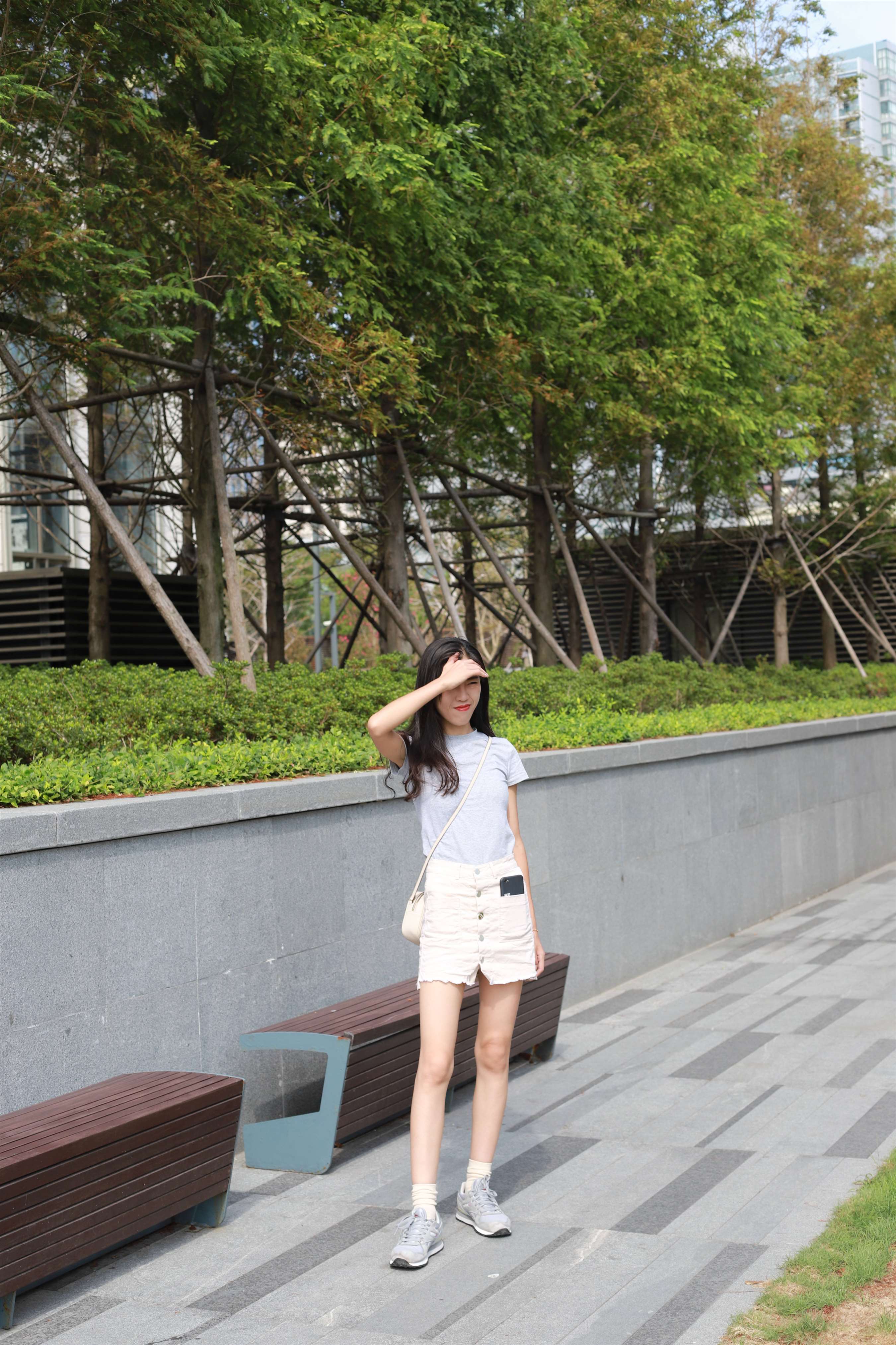 《热裤の运动鞋棉袜脚》作品图