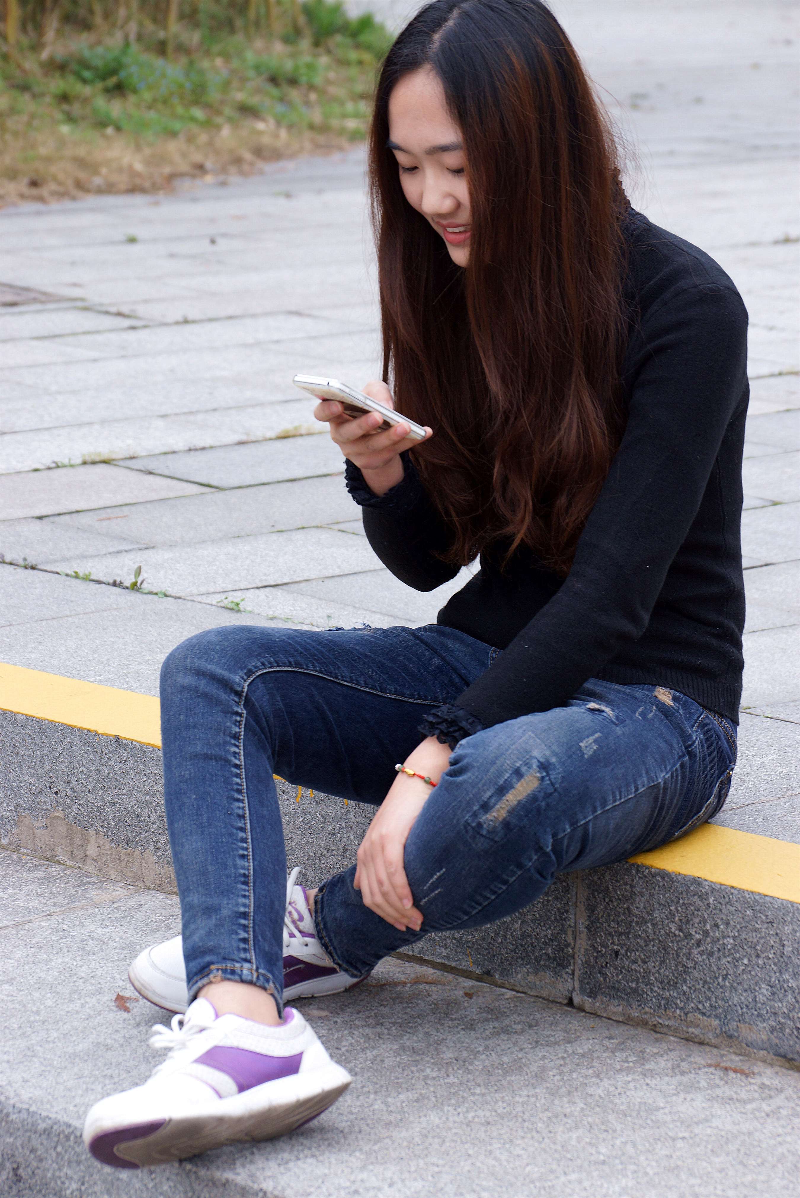 《牛仔运动鞋の丝足》作品图