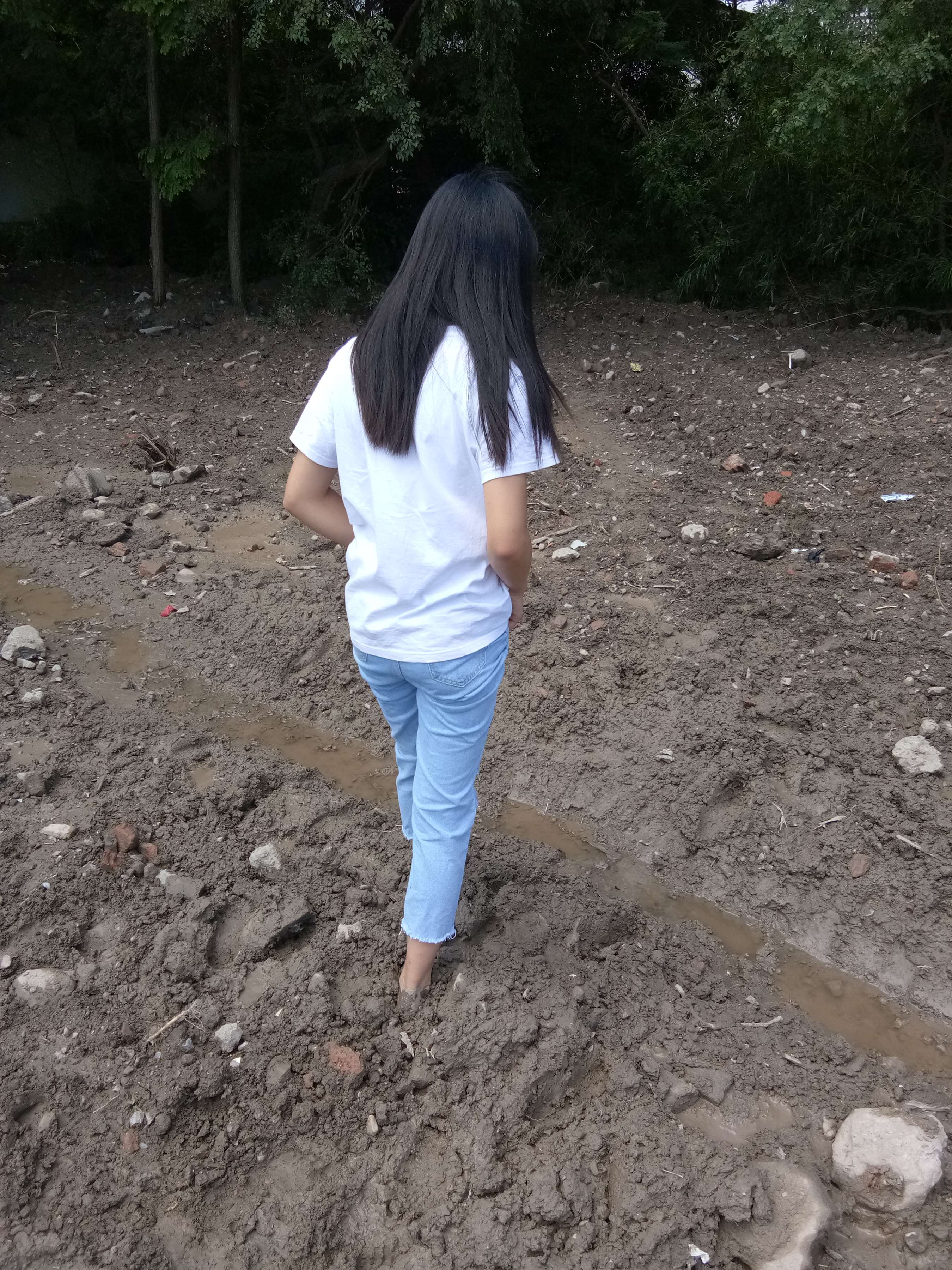 《踩泥高中生【套图+视频3个】》作品图