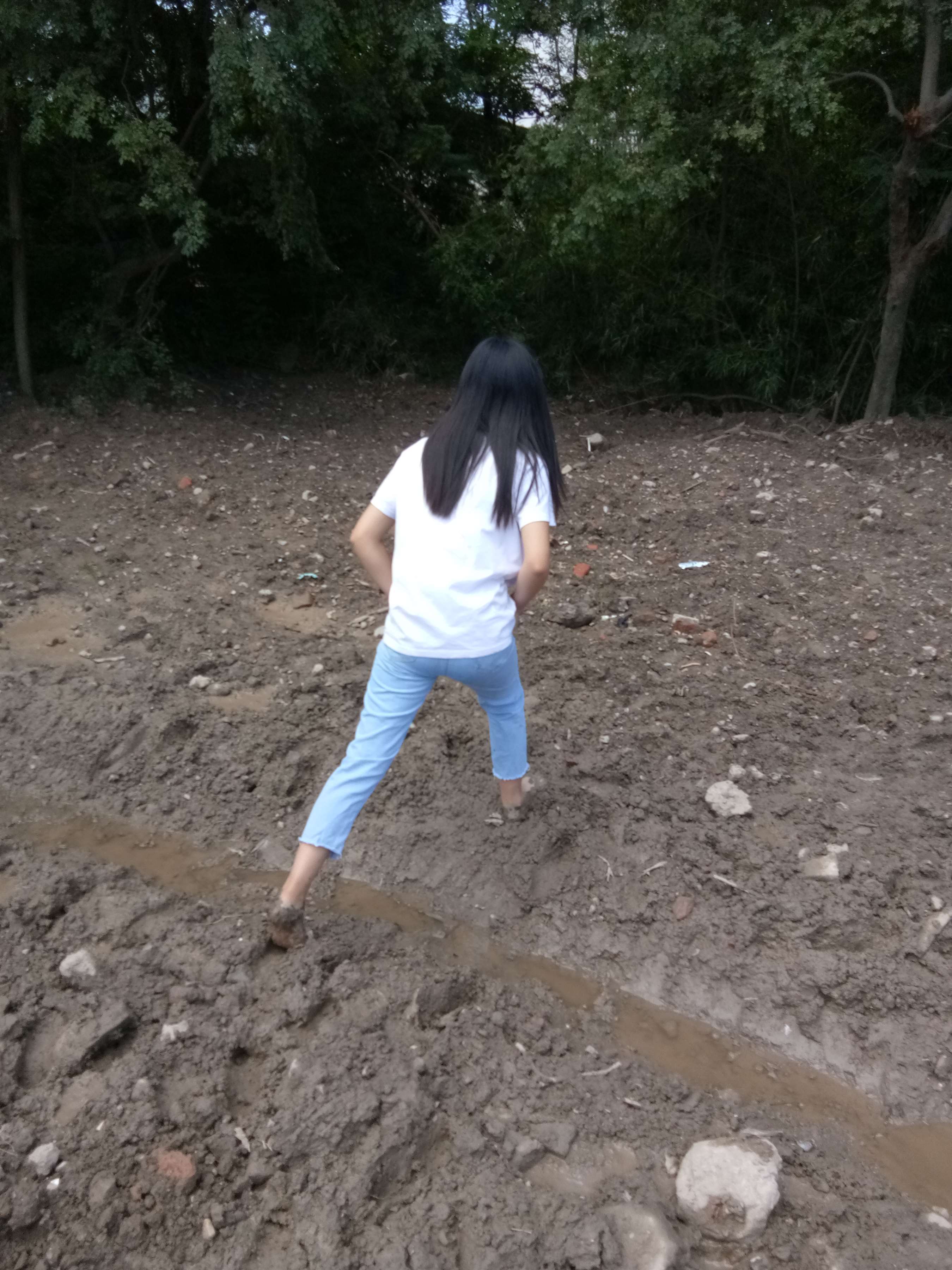 《踩泥高中生【套图+视频3个】》作品图