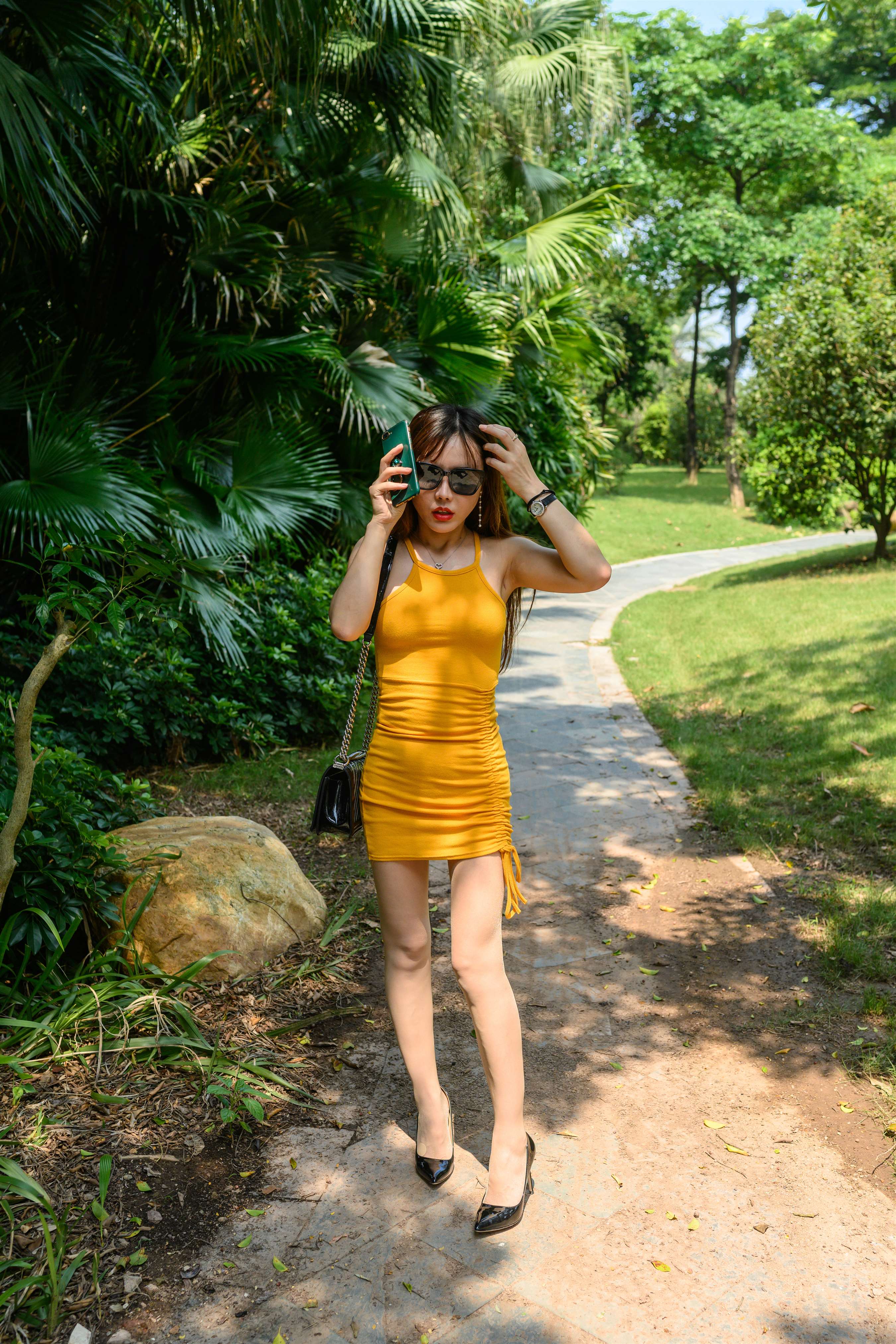 《吊带肉丝游珠江绿道遭遇搭讪》作品图