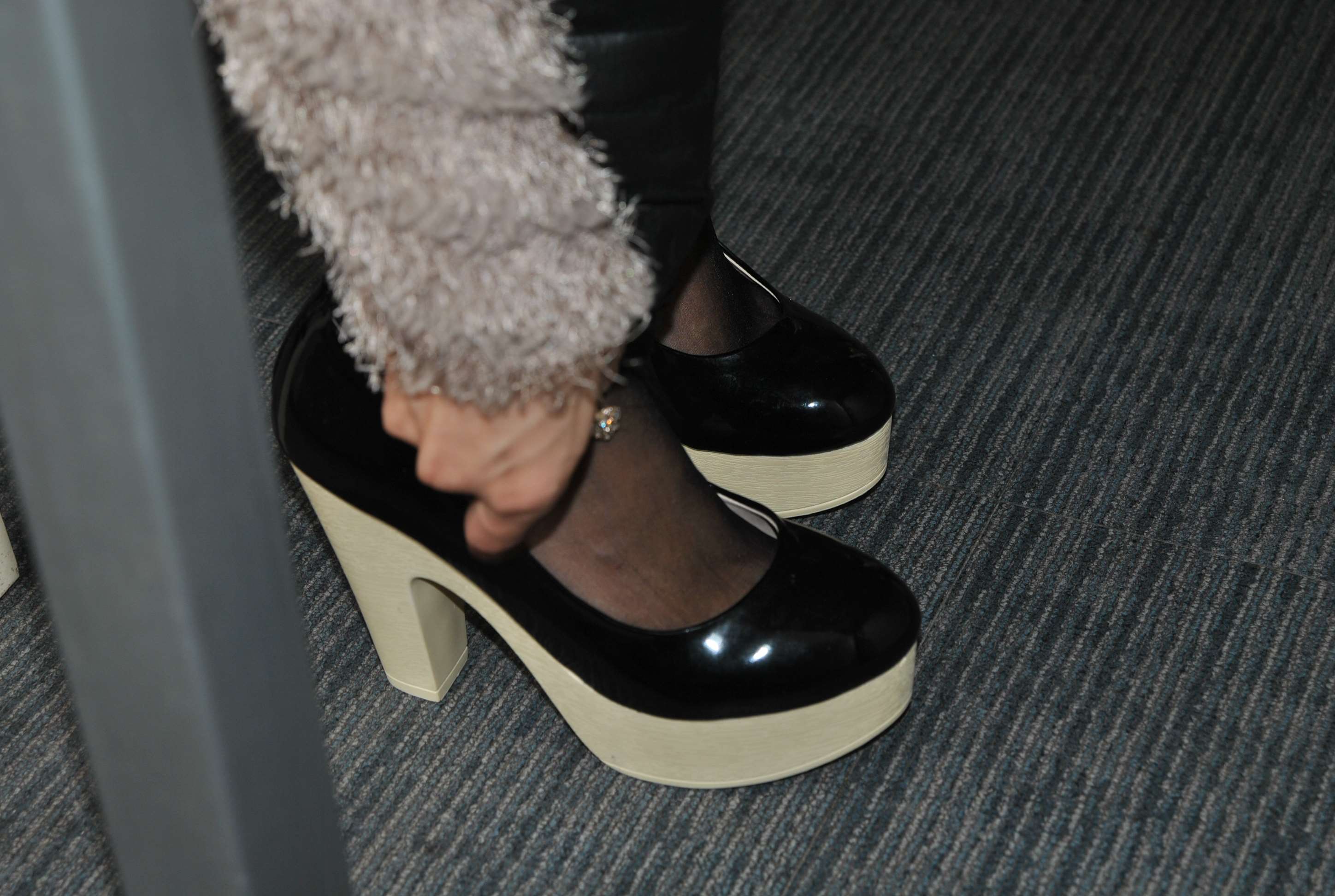 《研究生干净的脚丫》作品图