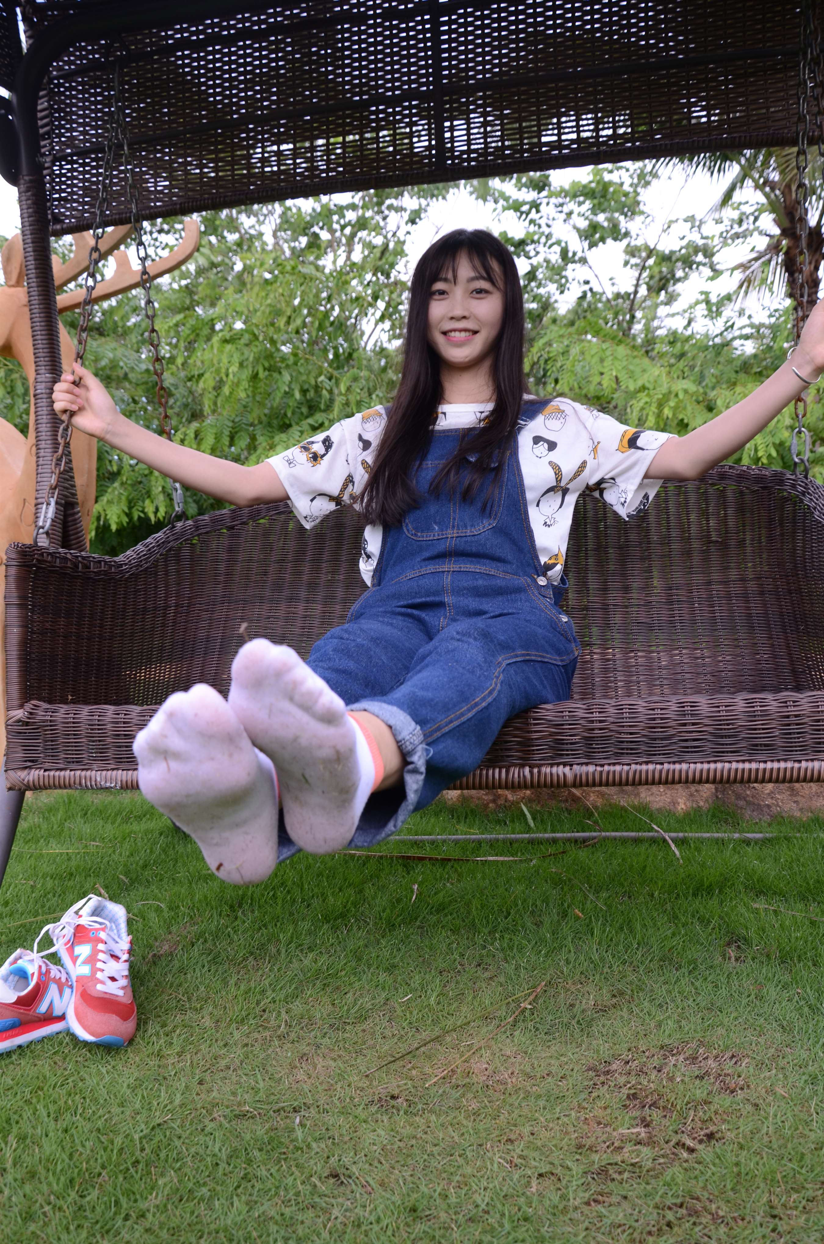 《牛仔の白棉袜脚》作品图