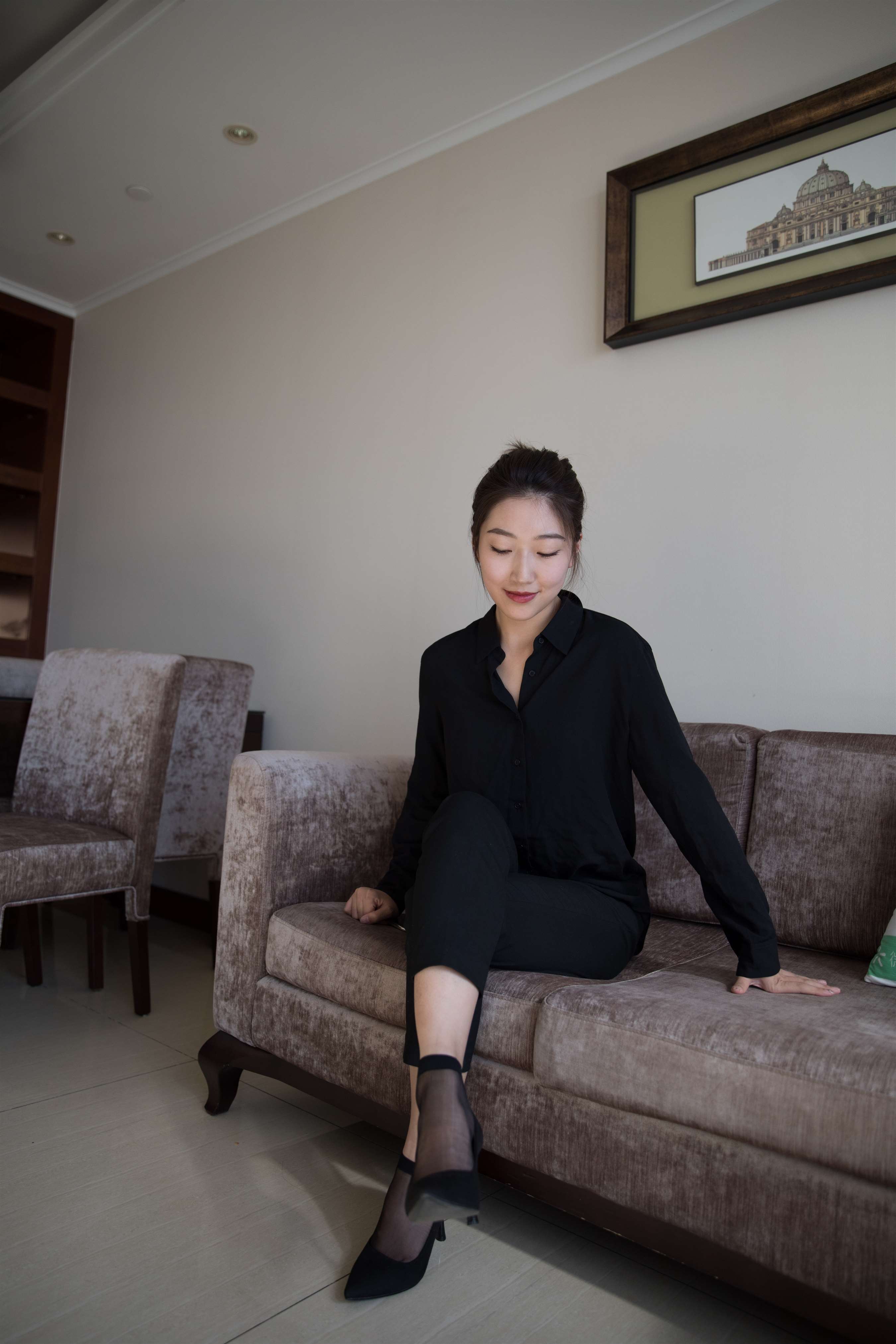 《黑色悠闲装の短丝脚》作品图