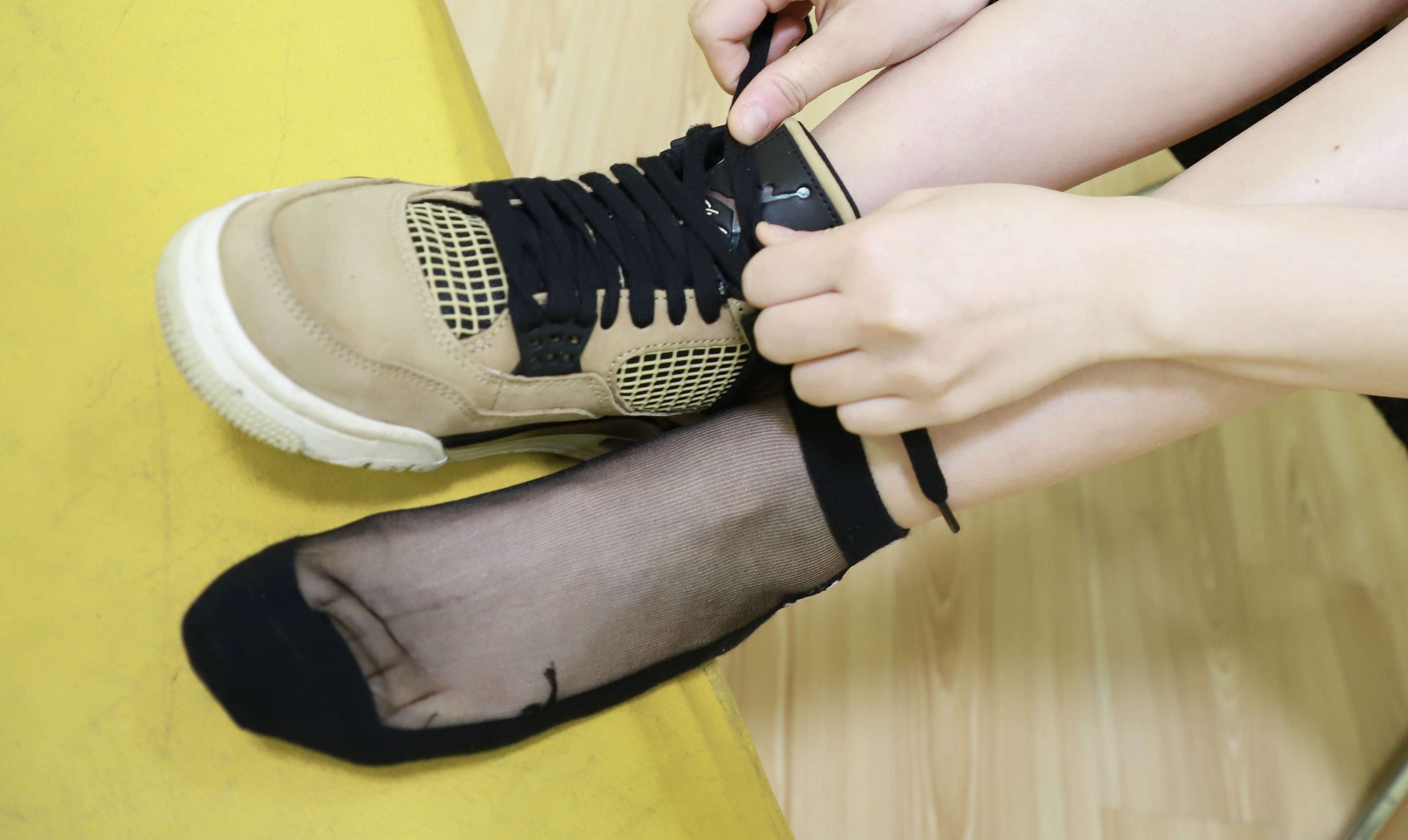 《板鞋の冰丝脚丫》作品图