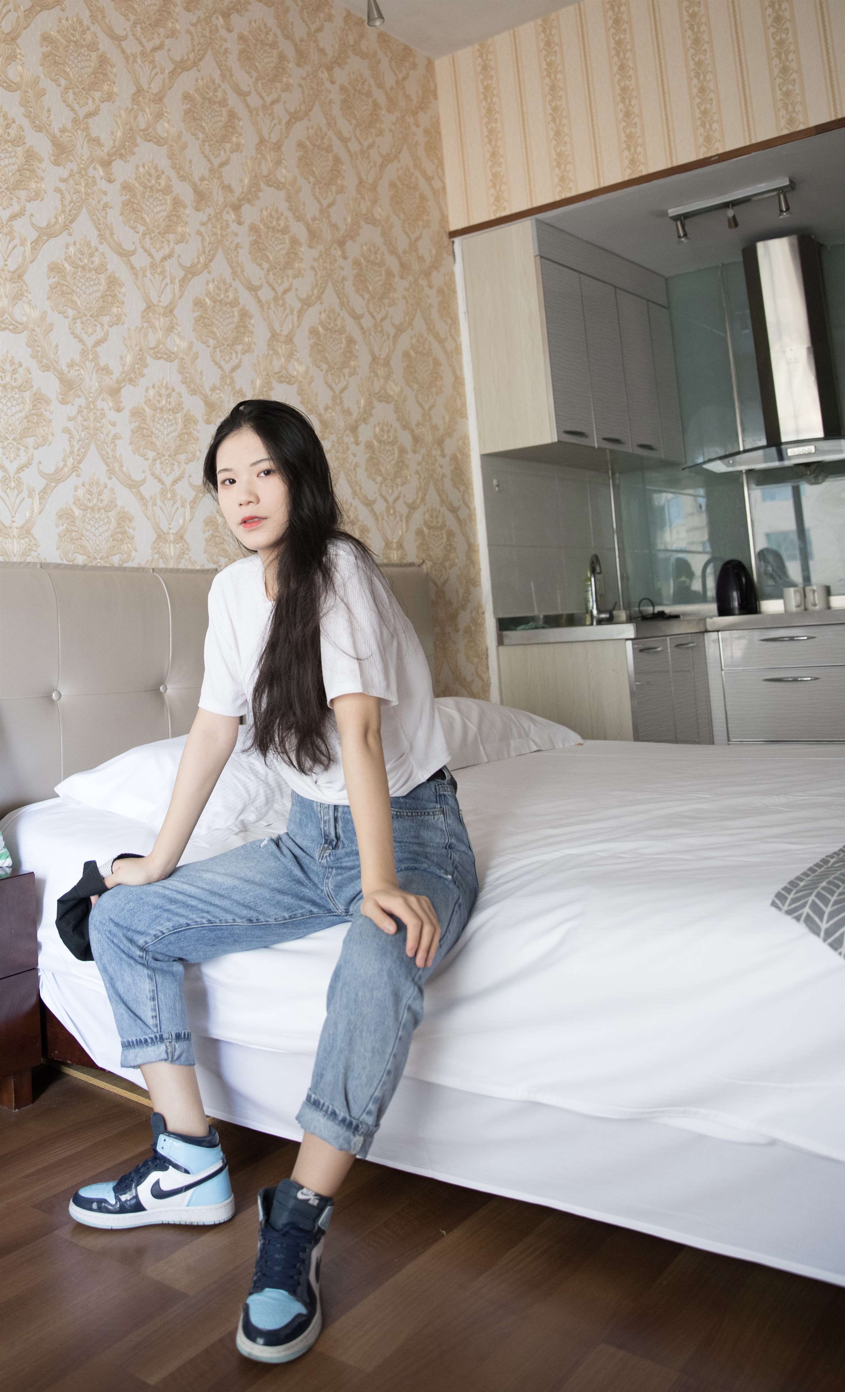 《黑帽牛仔の棉袜脚【套图+视频1个】》作品图