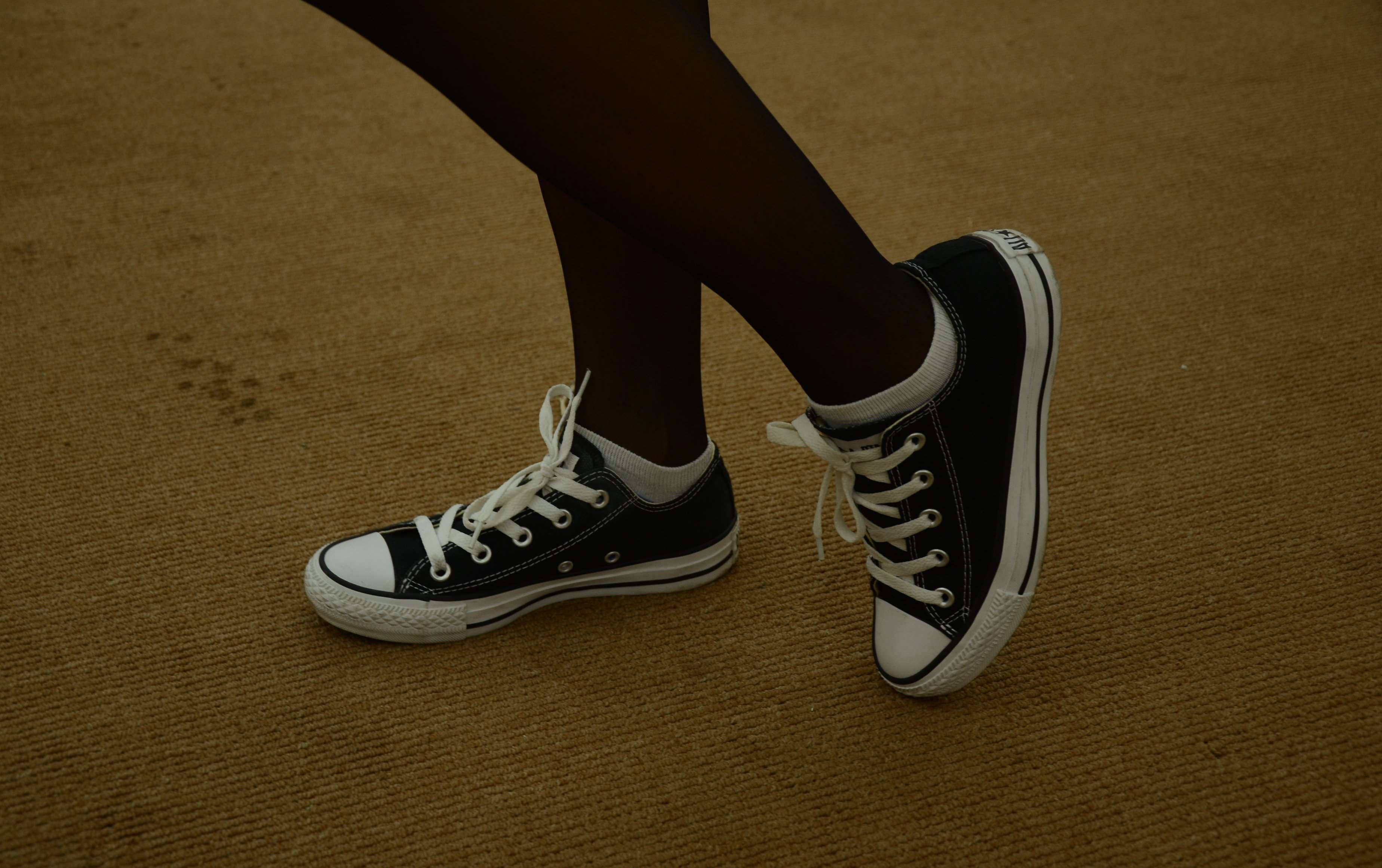 《棉套黑丝脚》作品图