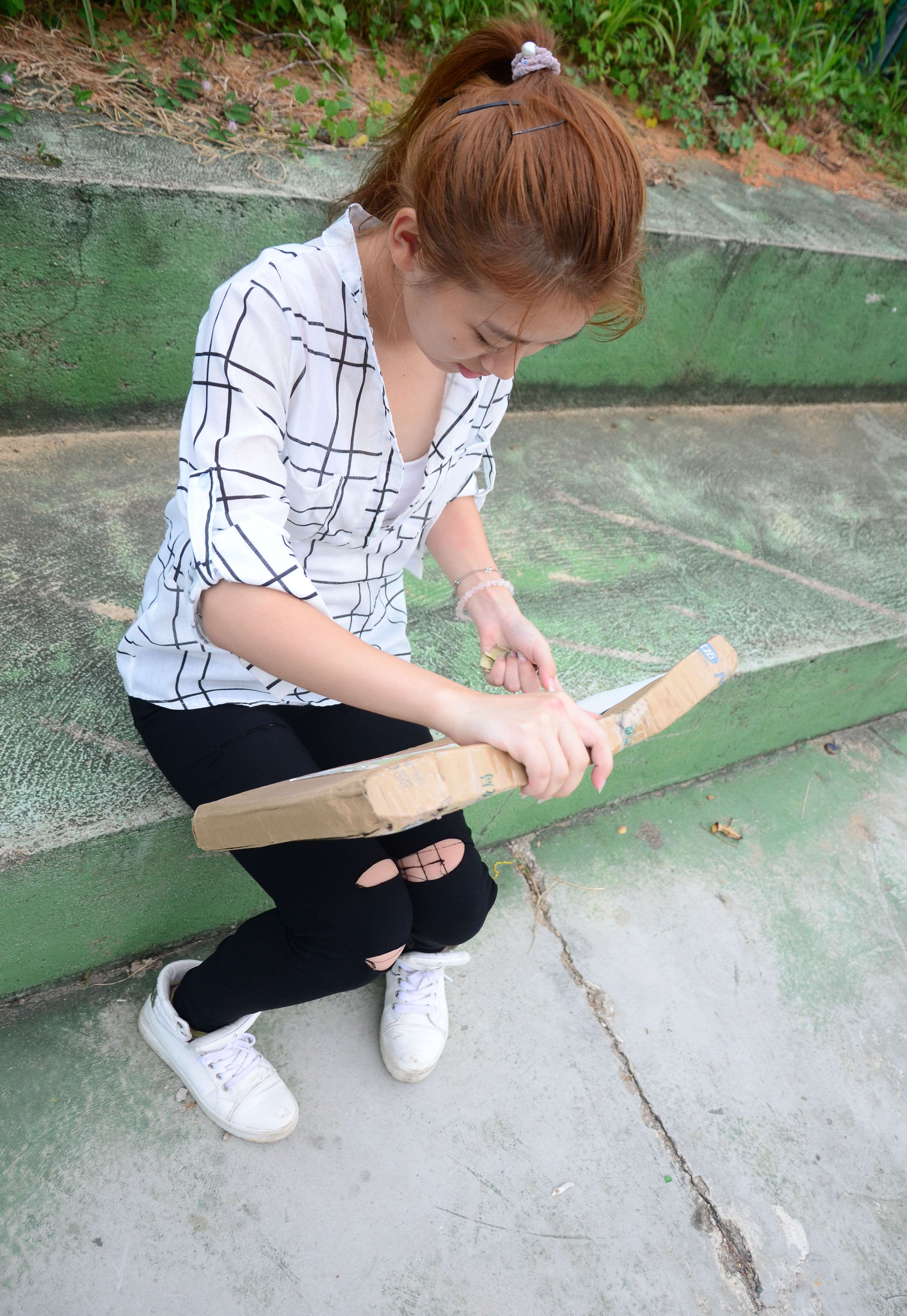 《操场球鞋の棉袜脚》作品图