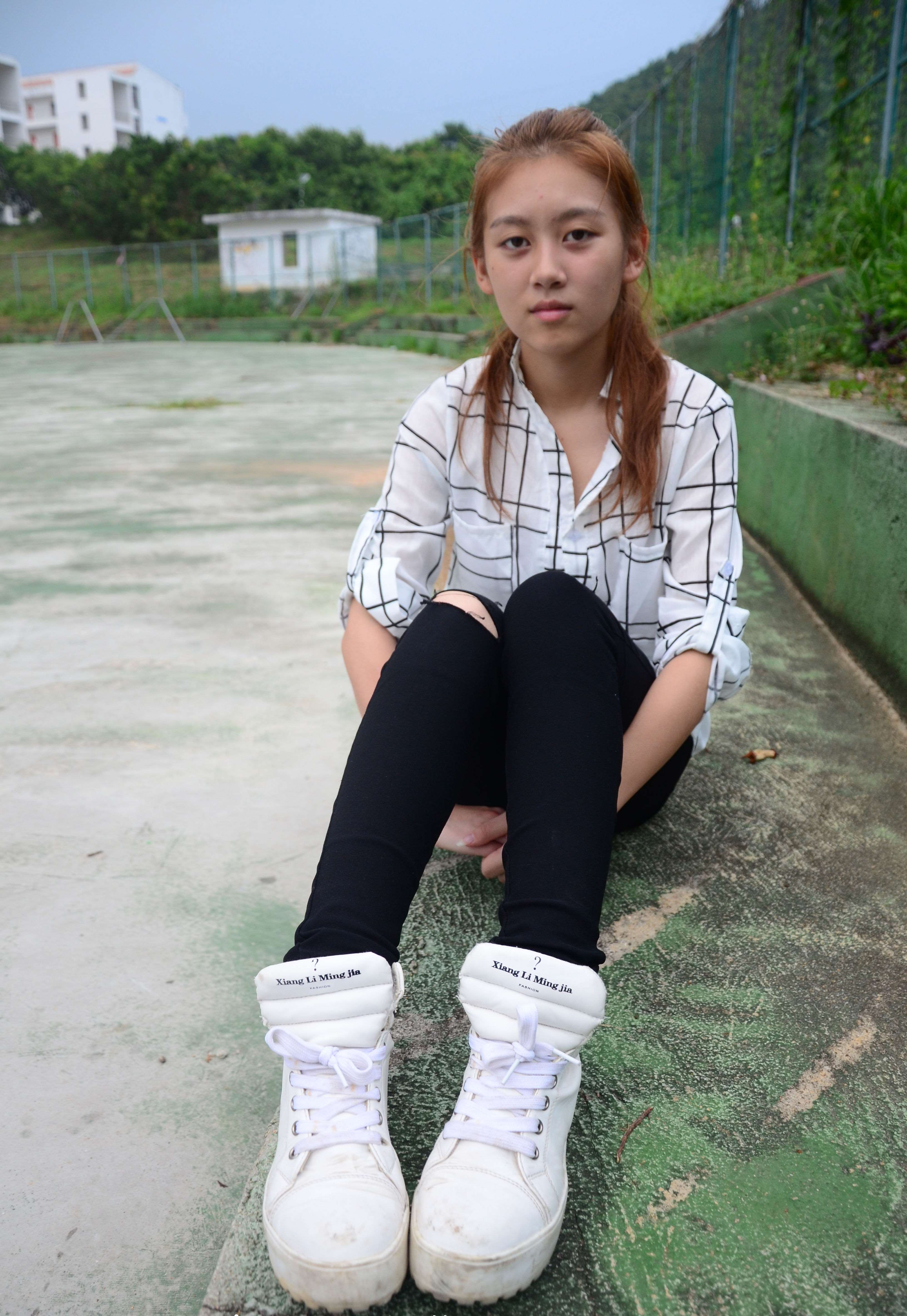 《操场球鞋の棉袜脚》作品图