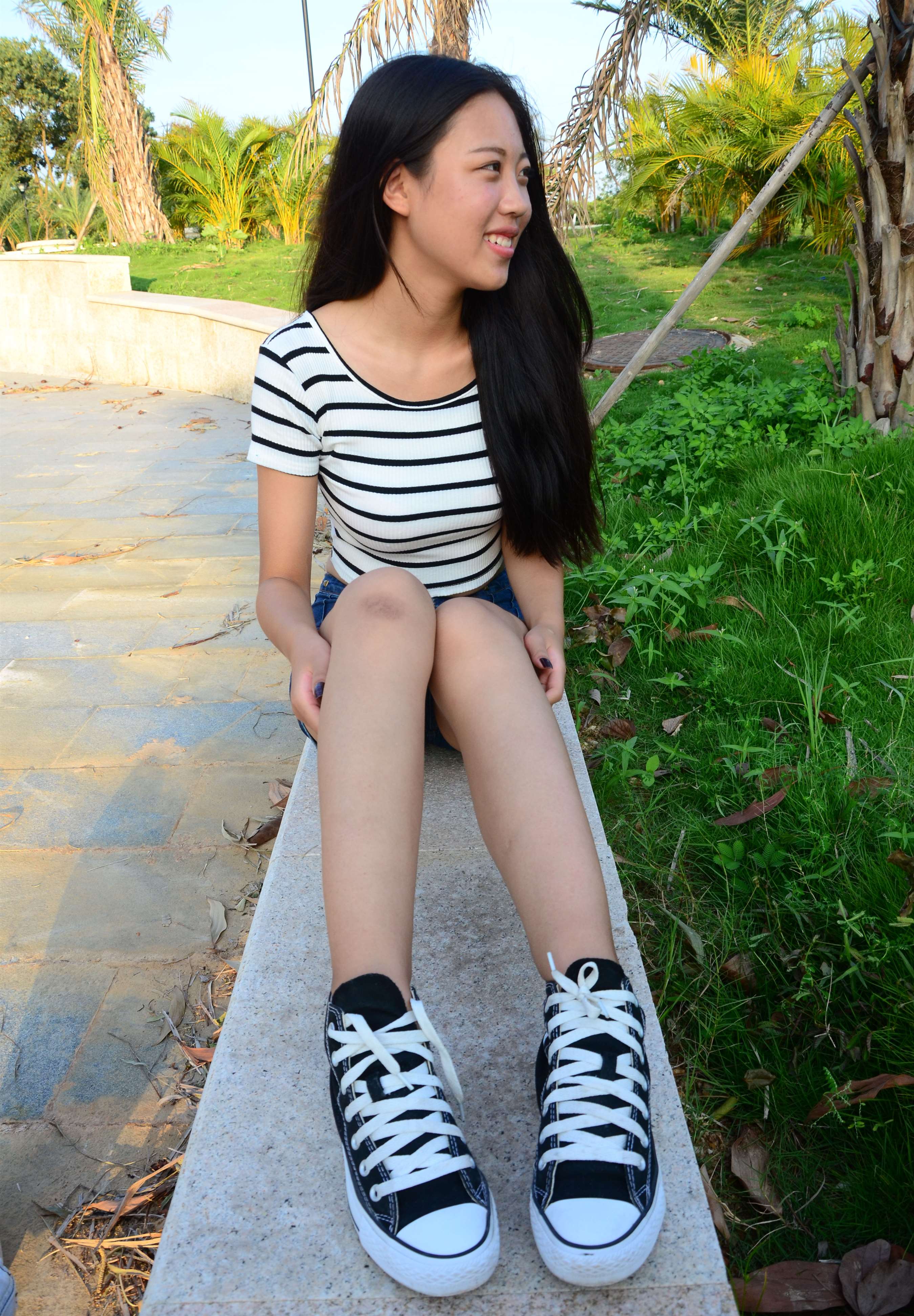 《少女棉袜脚》作品图