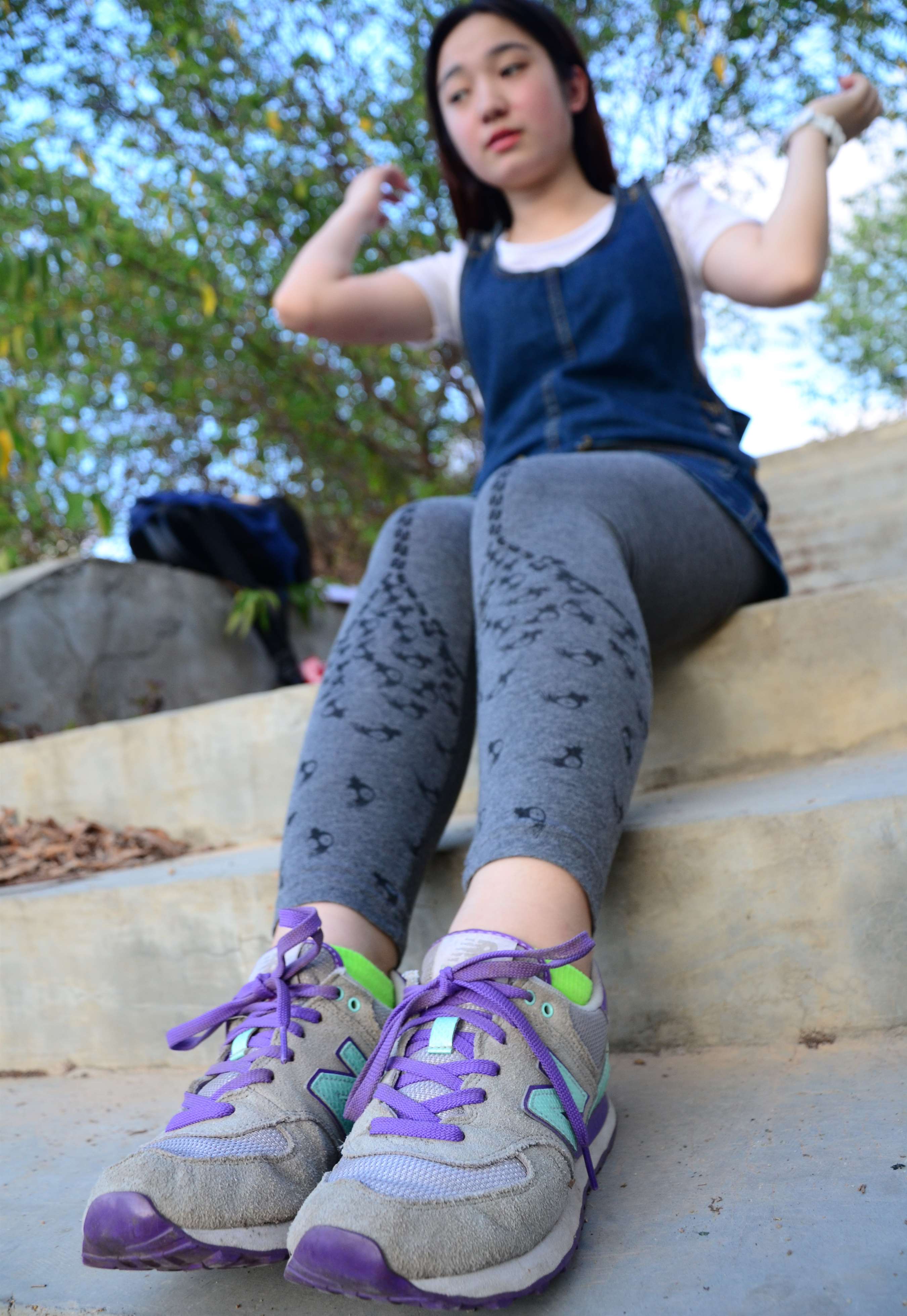 《新百伦の青棉袜脚》作品图