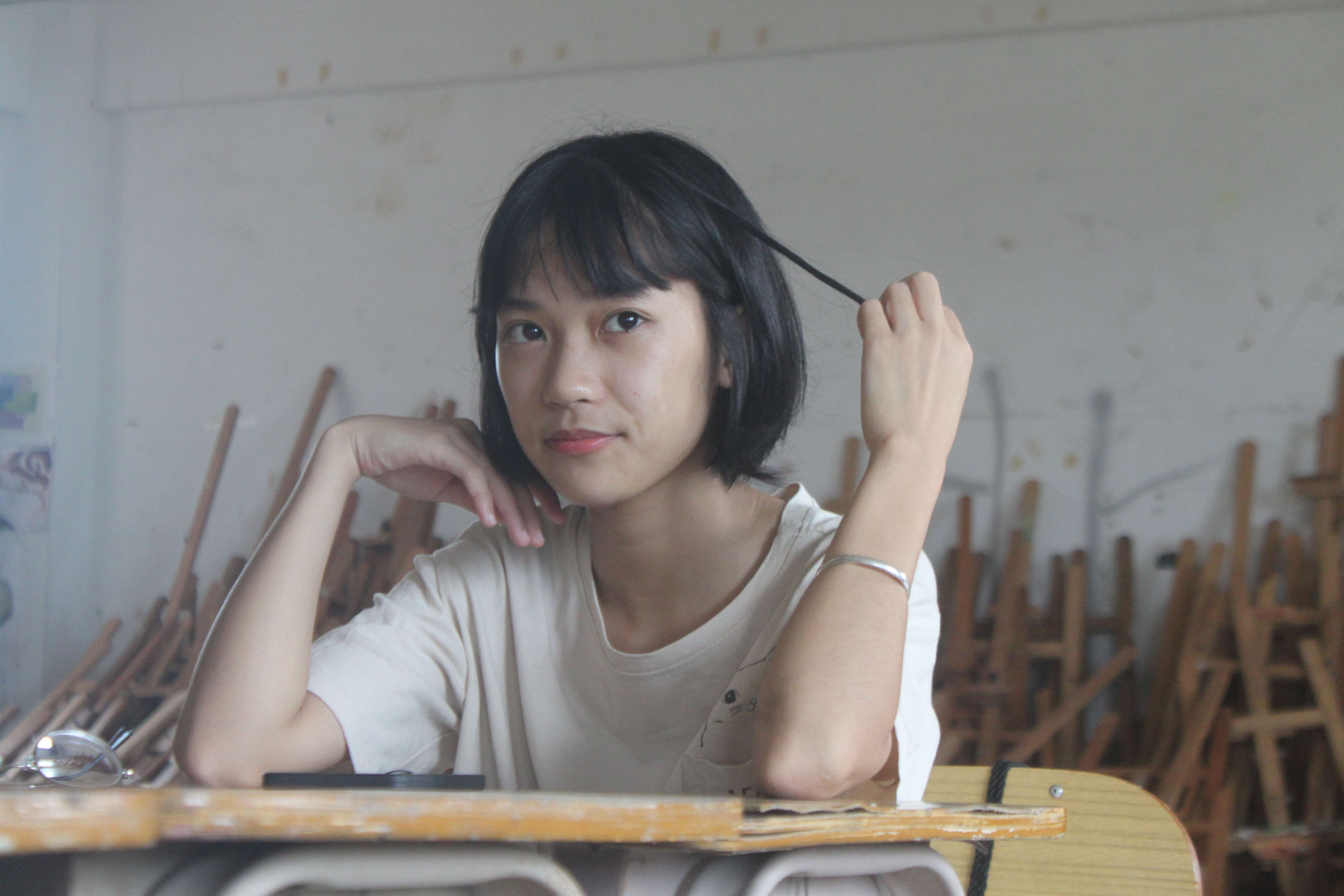 《朴实又单纯的女孩》作品图