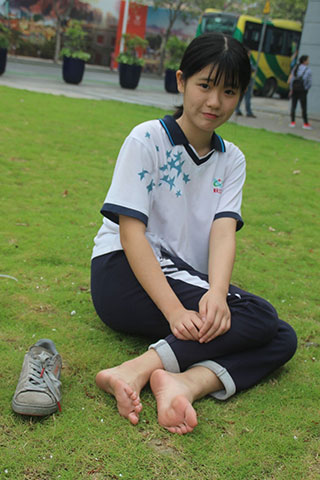 草地上的青春
